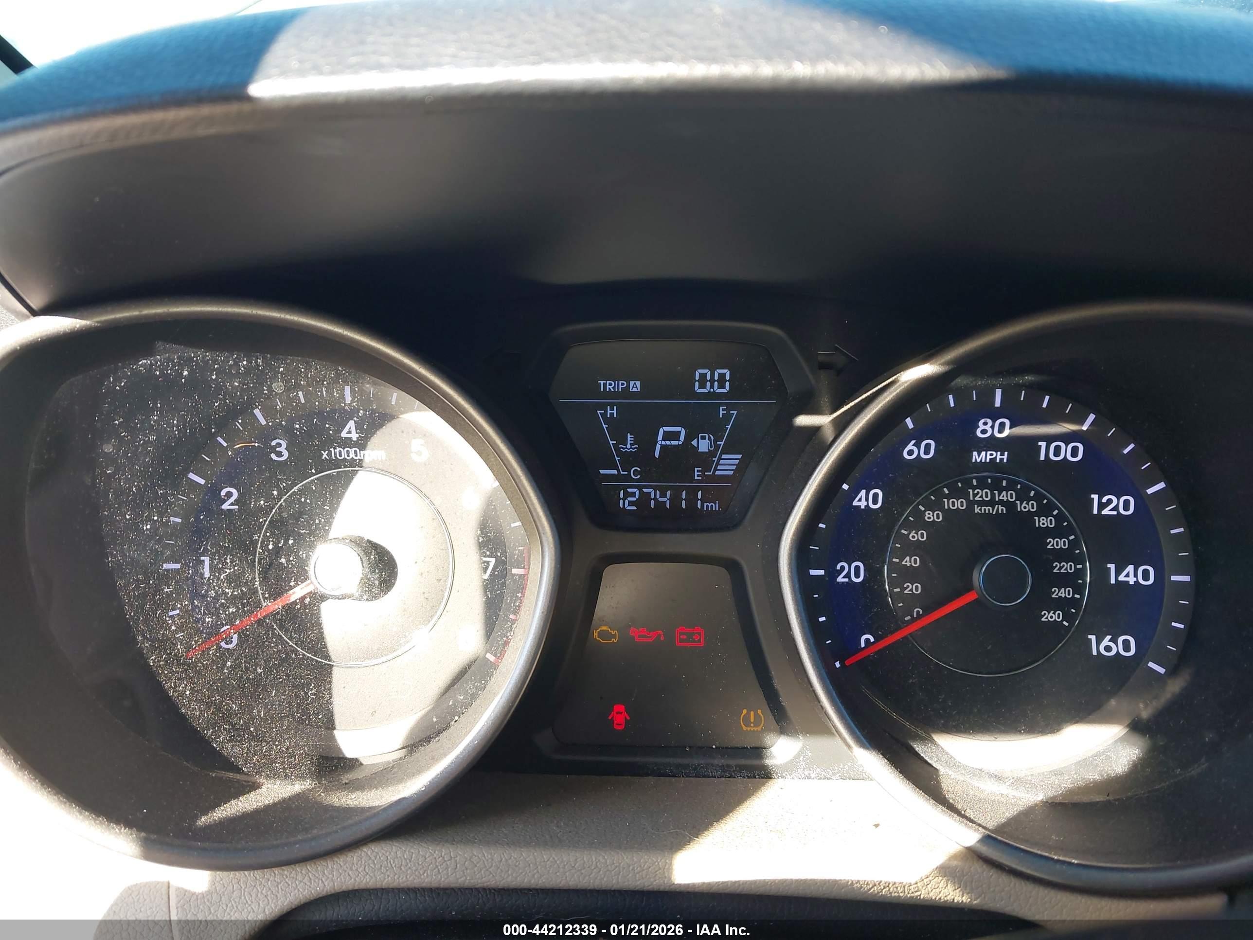 HYUNDAI ELANTRA image 7
