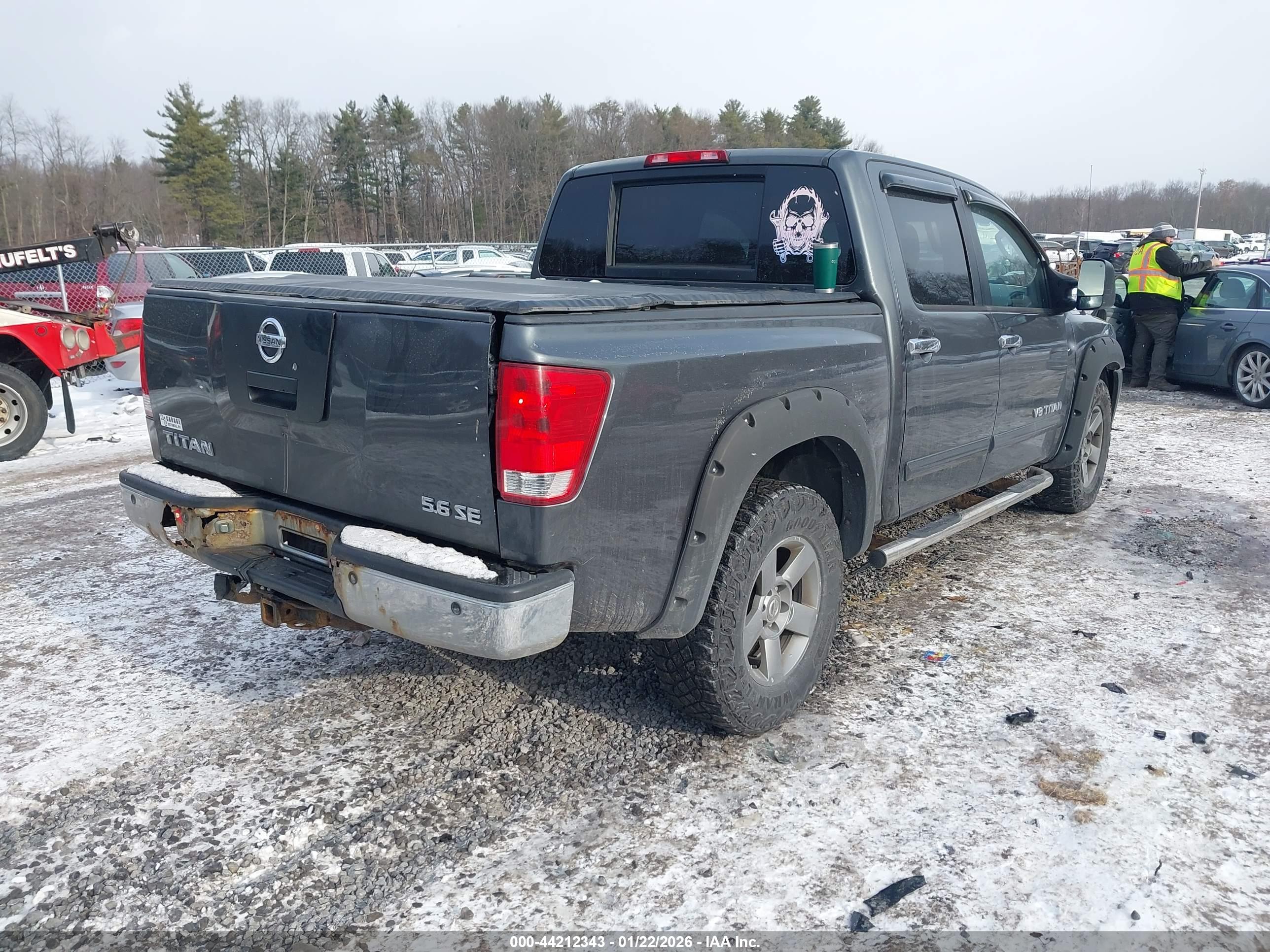 NISSAN TITAN image 4