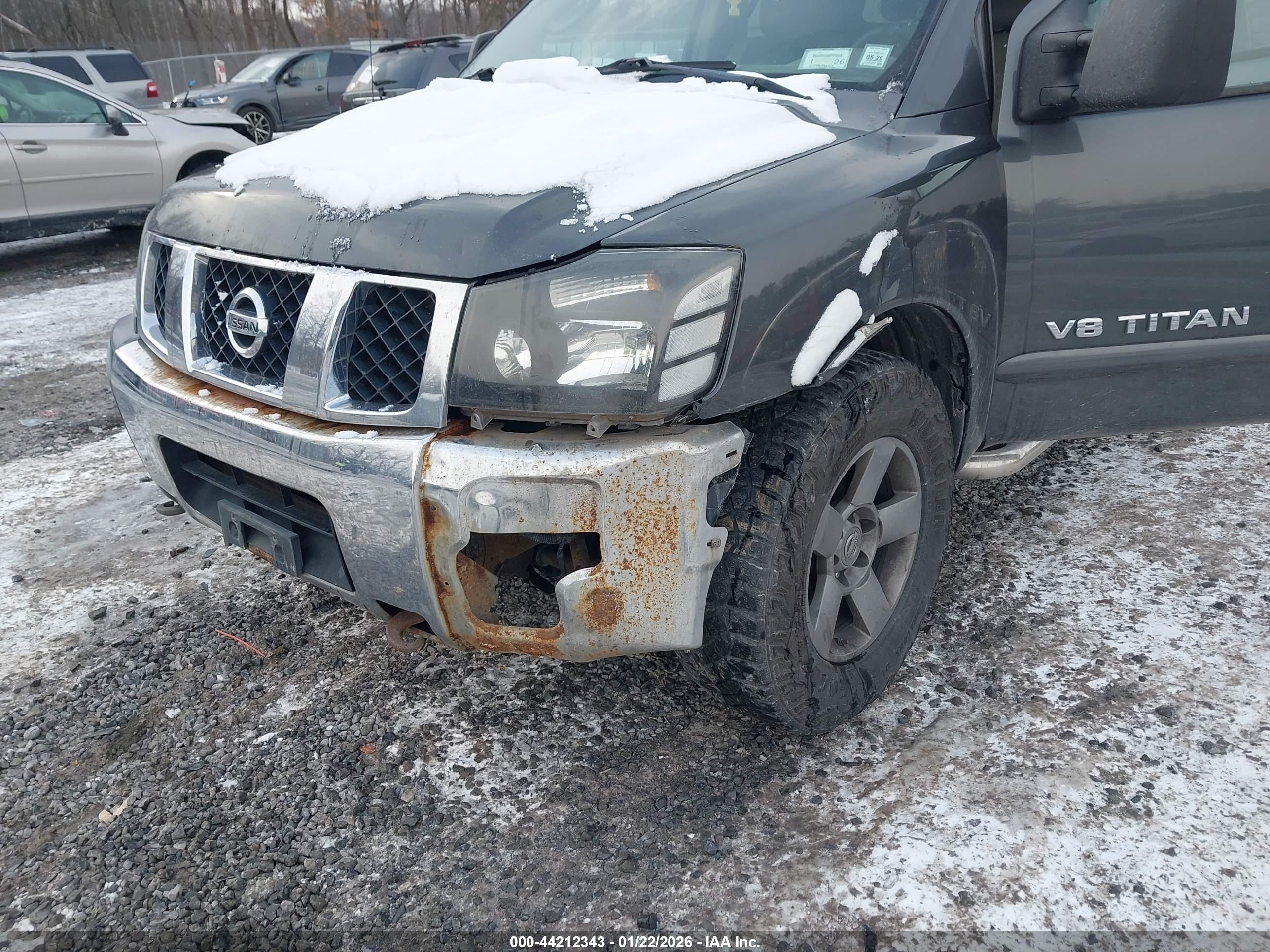 NISSAN TITAN image 6