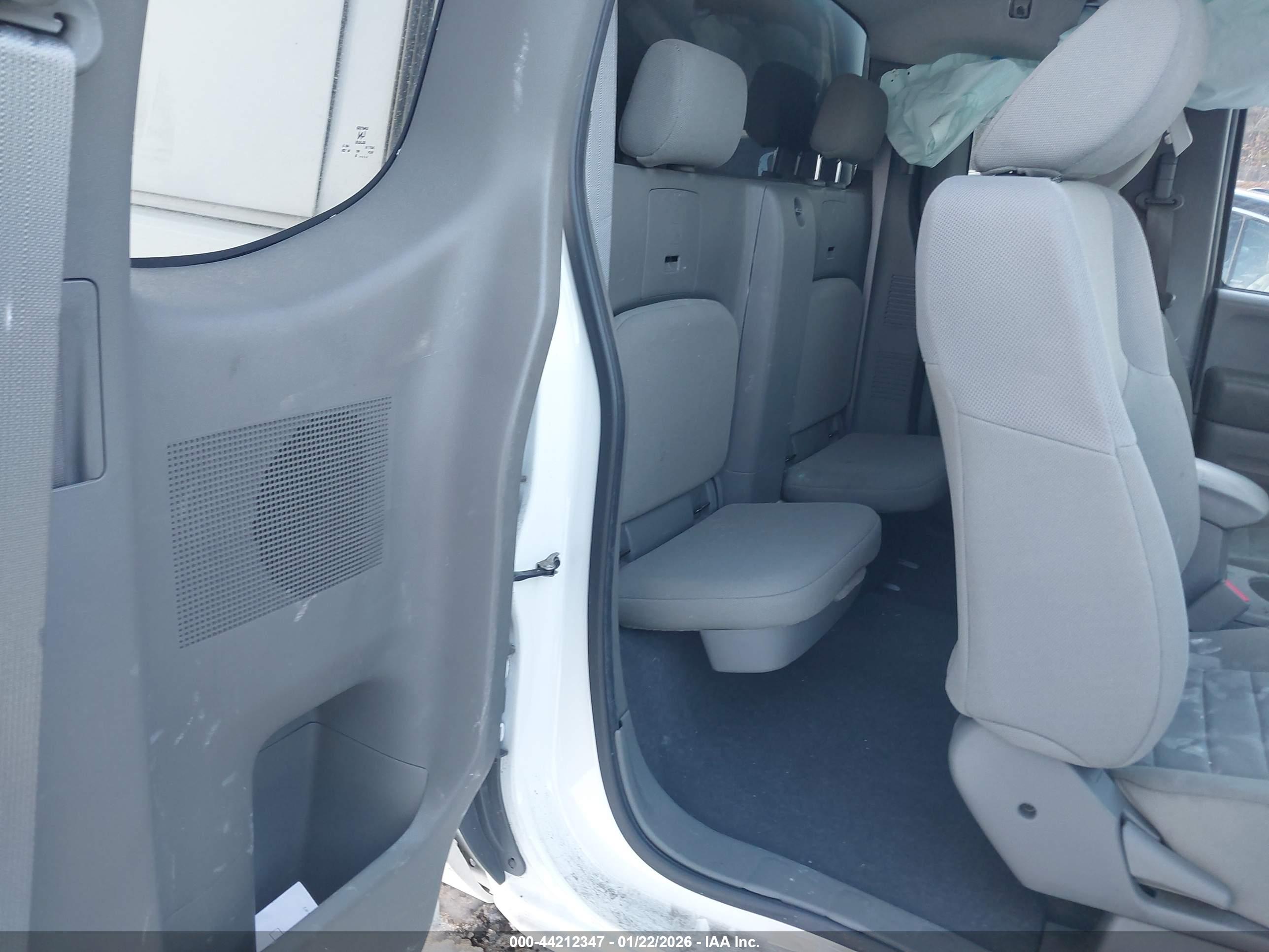 NISSAN FRONTIER image 8