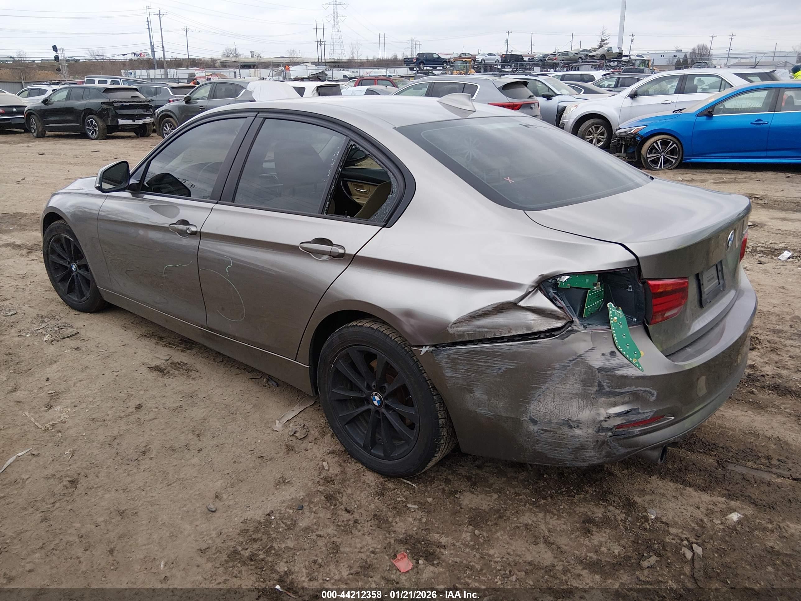 BMW 320I image 3