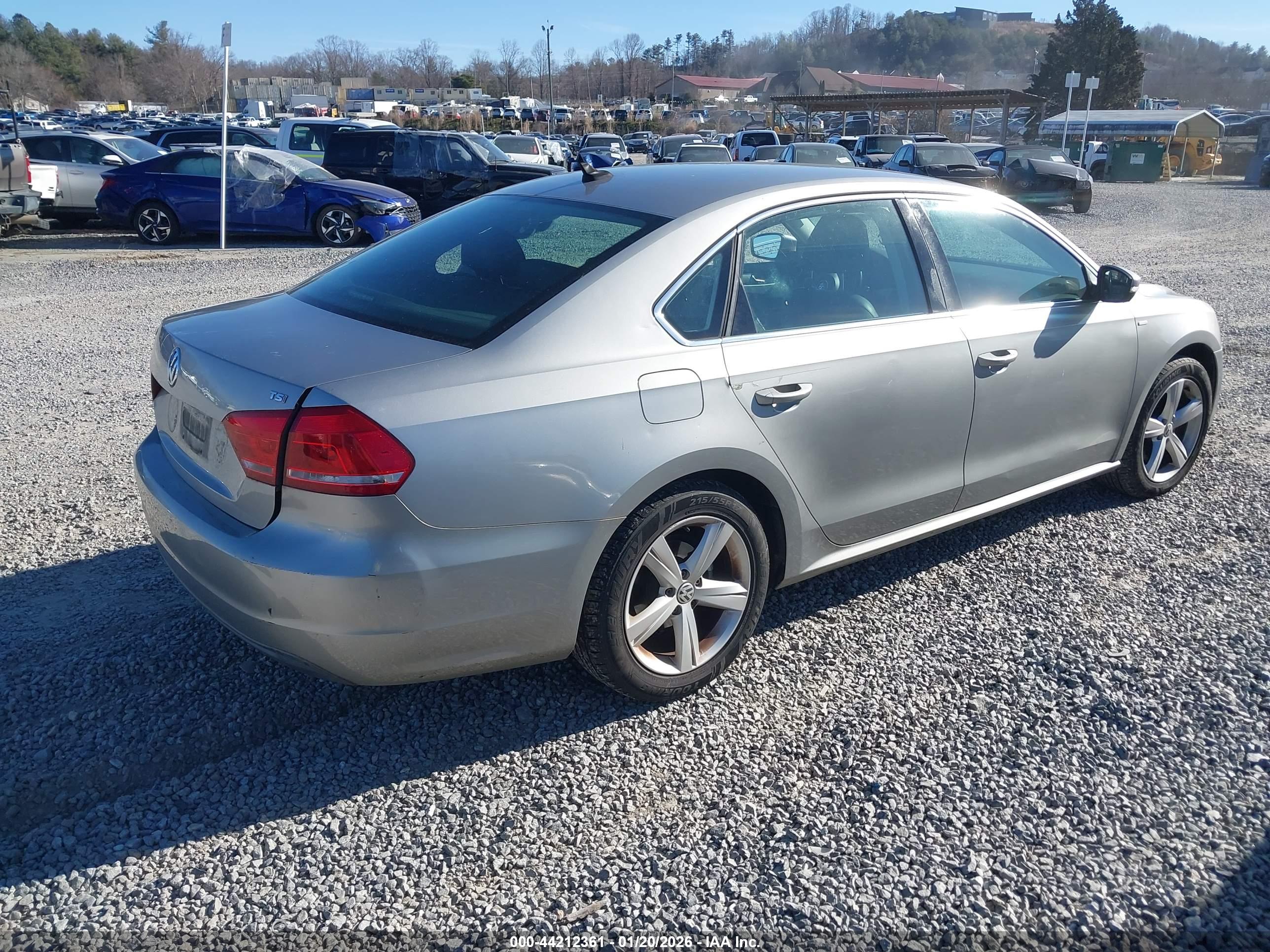 VOLKSWAGEN PASSAT image 4