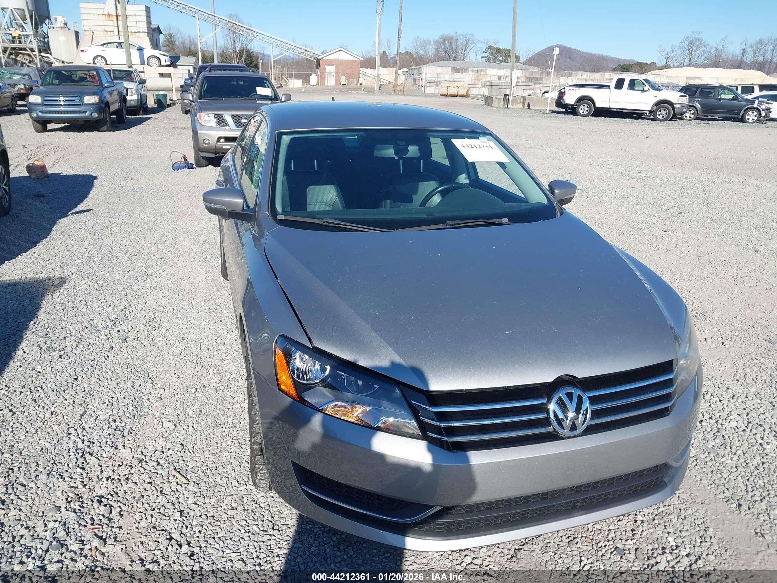 VOLKSWAGEN PASSAT image 6