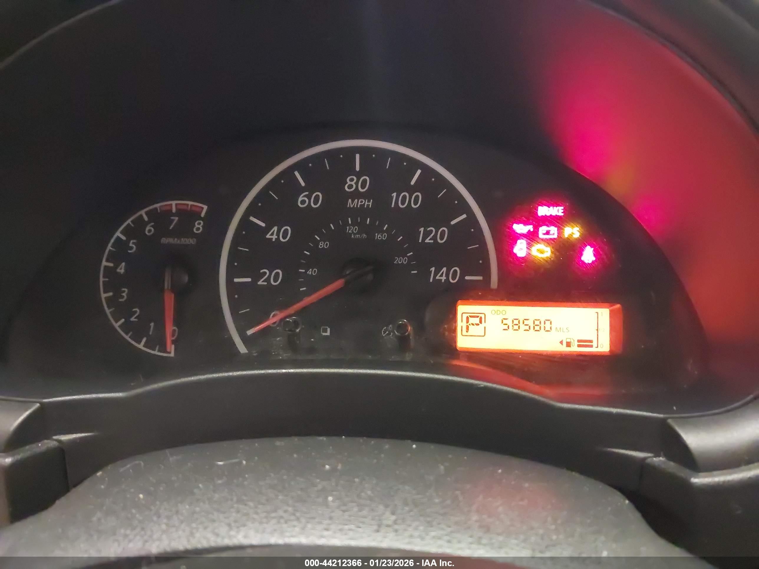 NISSAN VERSA image 7