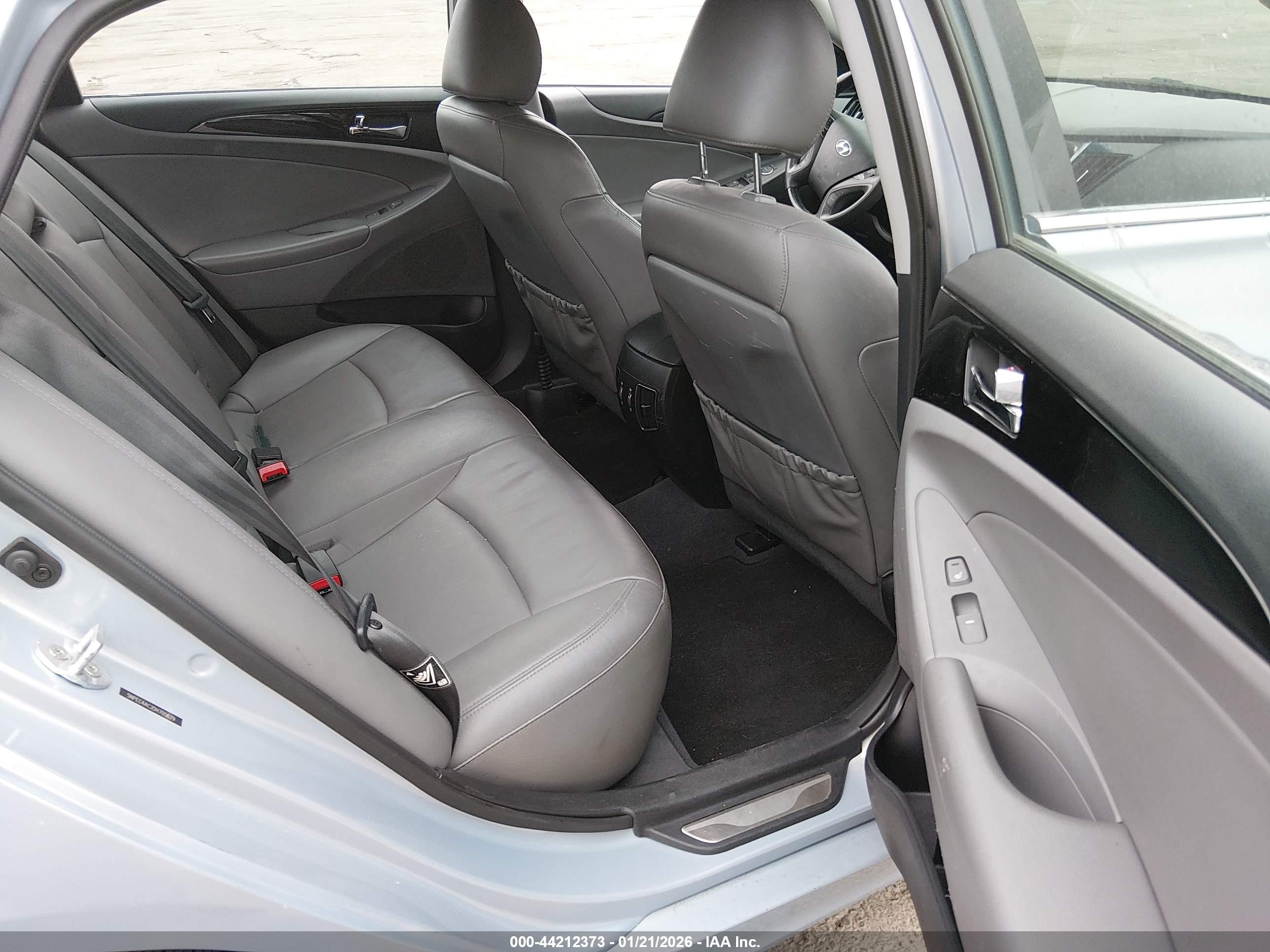 HYUNDAI SONATA image 8
