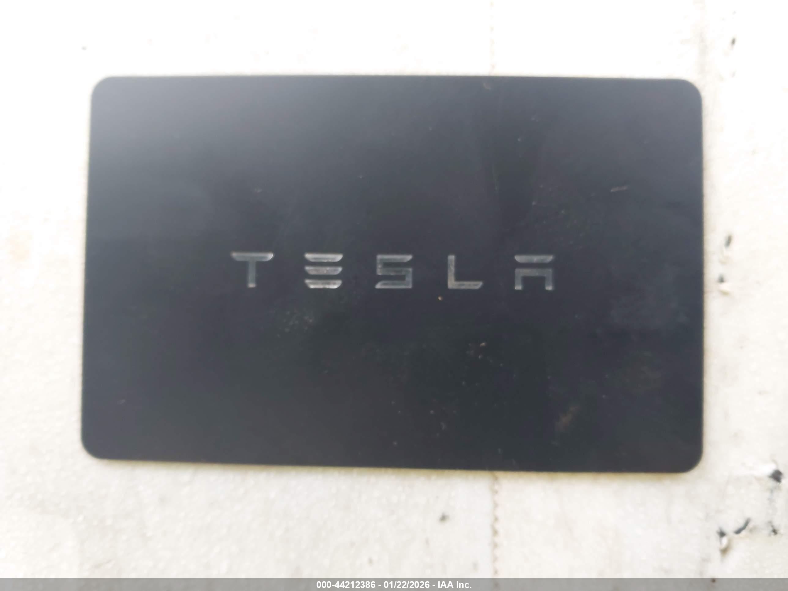 TESLA MODEL image 11