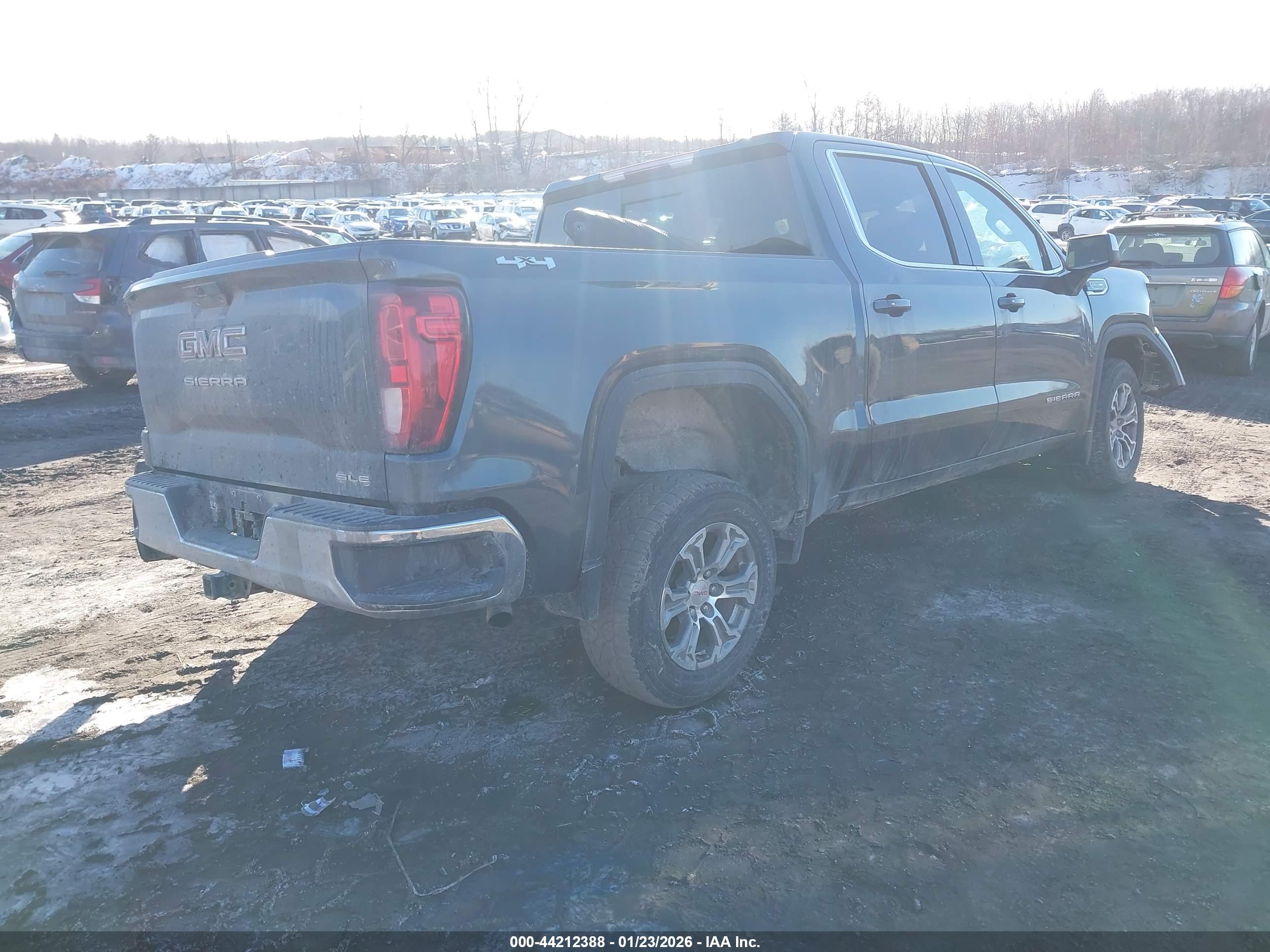 GMC SIERRA image 4