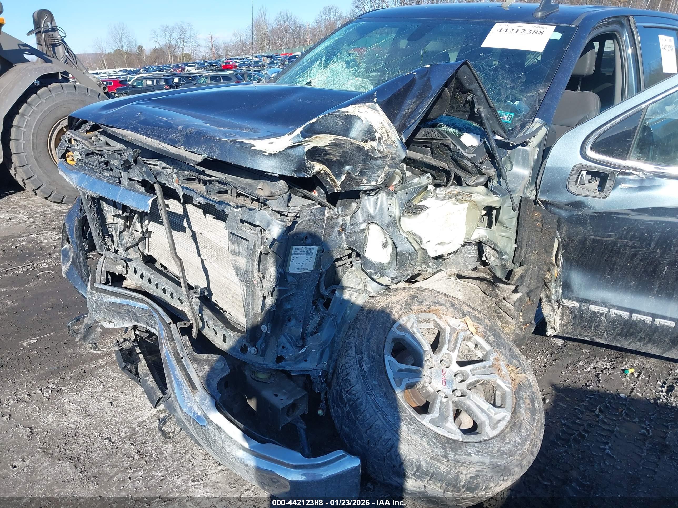 GMC SIERRA image 6