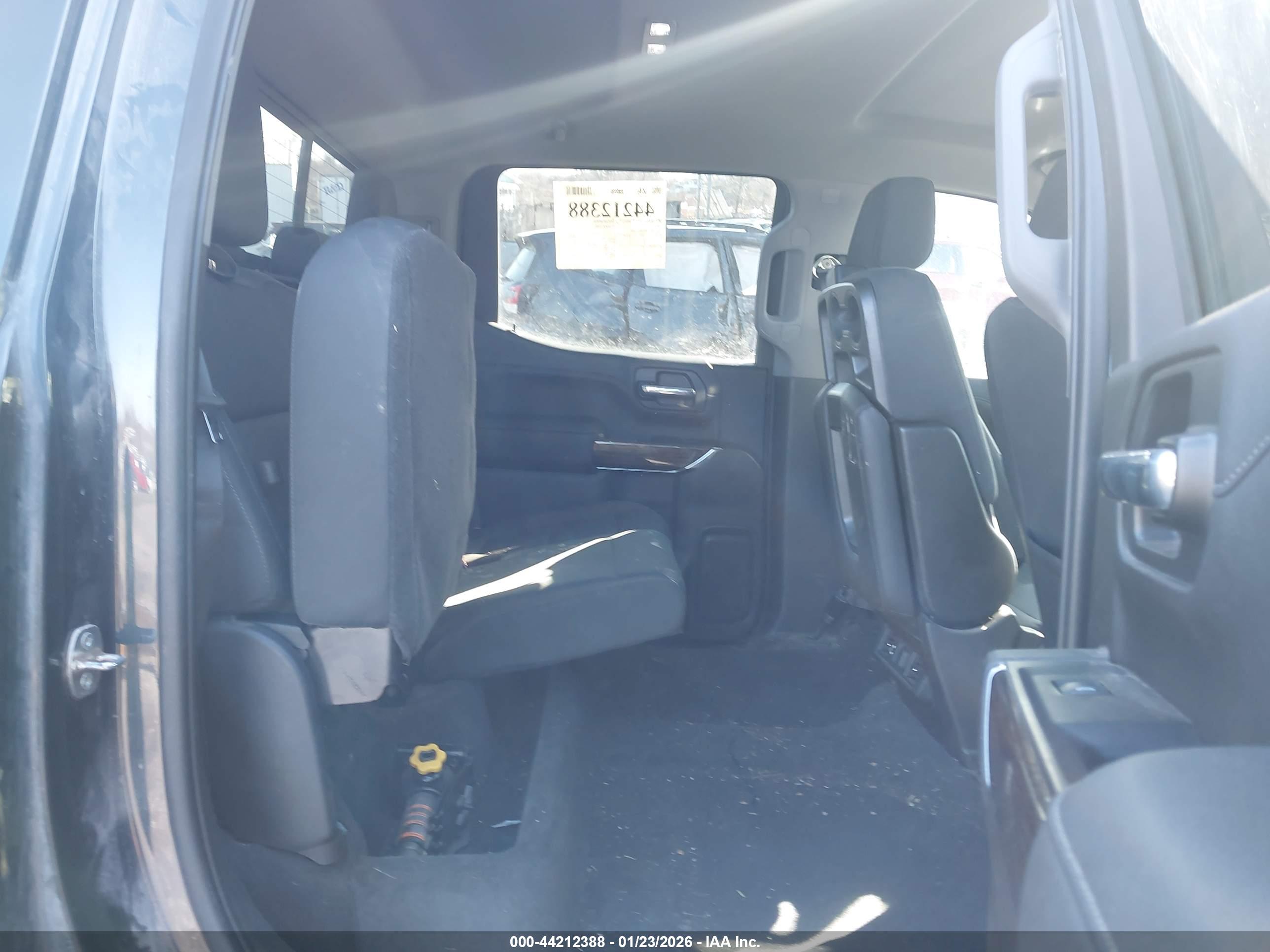 GMC SIERRA image 8