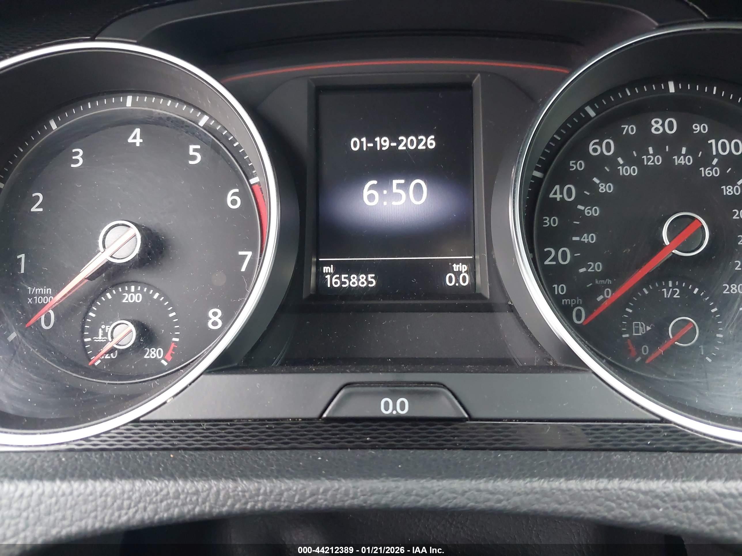 VOLKSWAGEN GOLF image 7