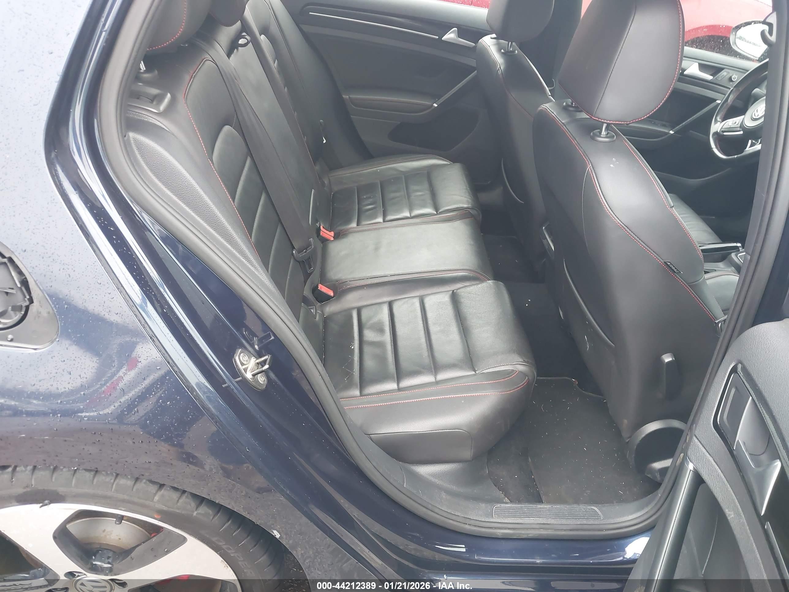 VOLKSWAGEN GOLF image 8