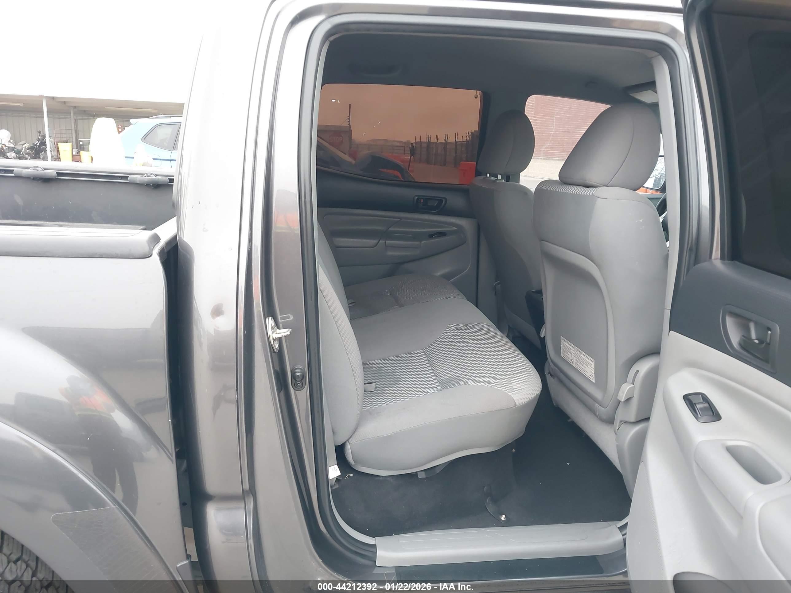 TOYOTA TACOMA image 8