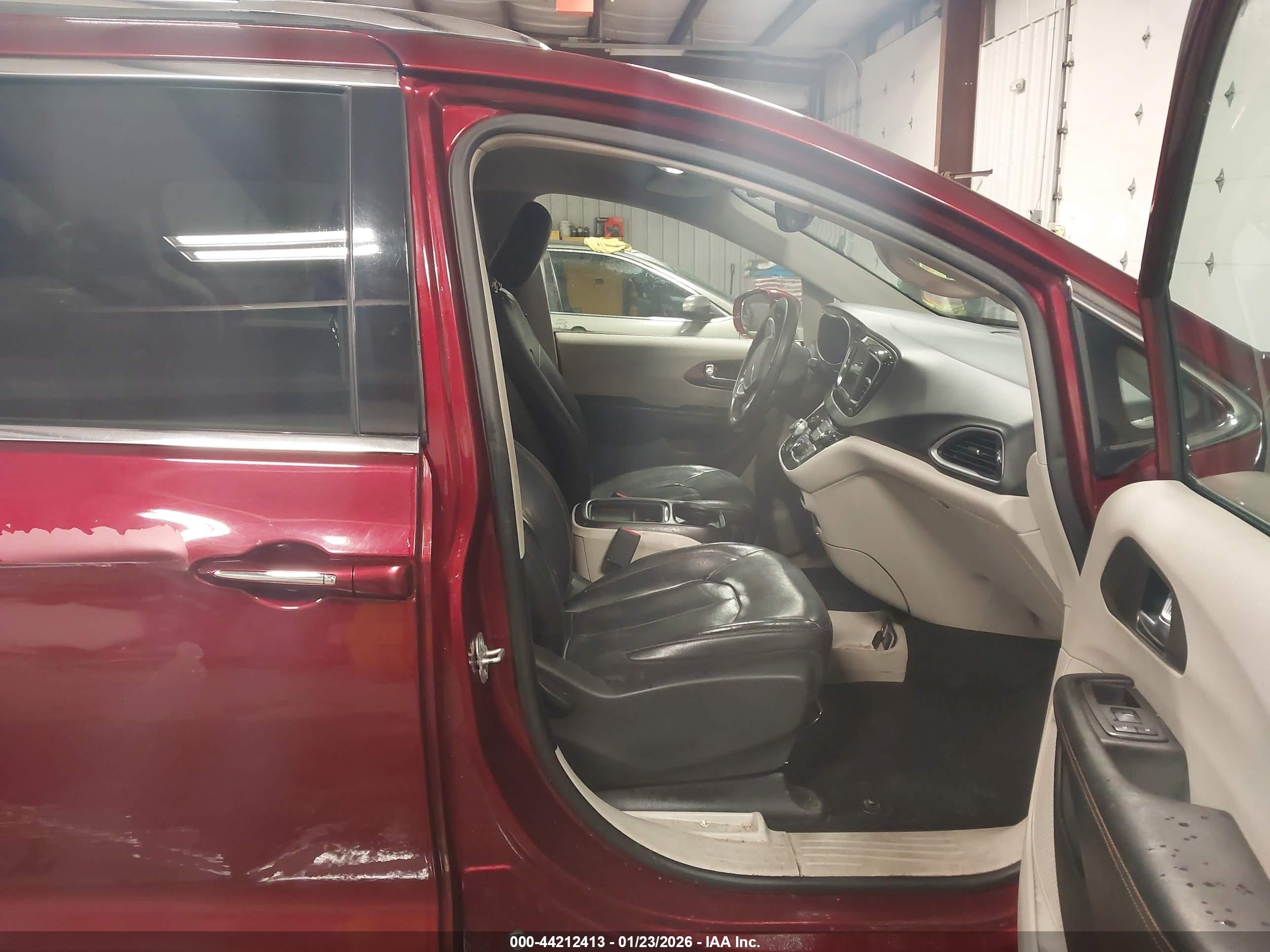 CHRYSLER PACIFICA image 5