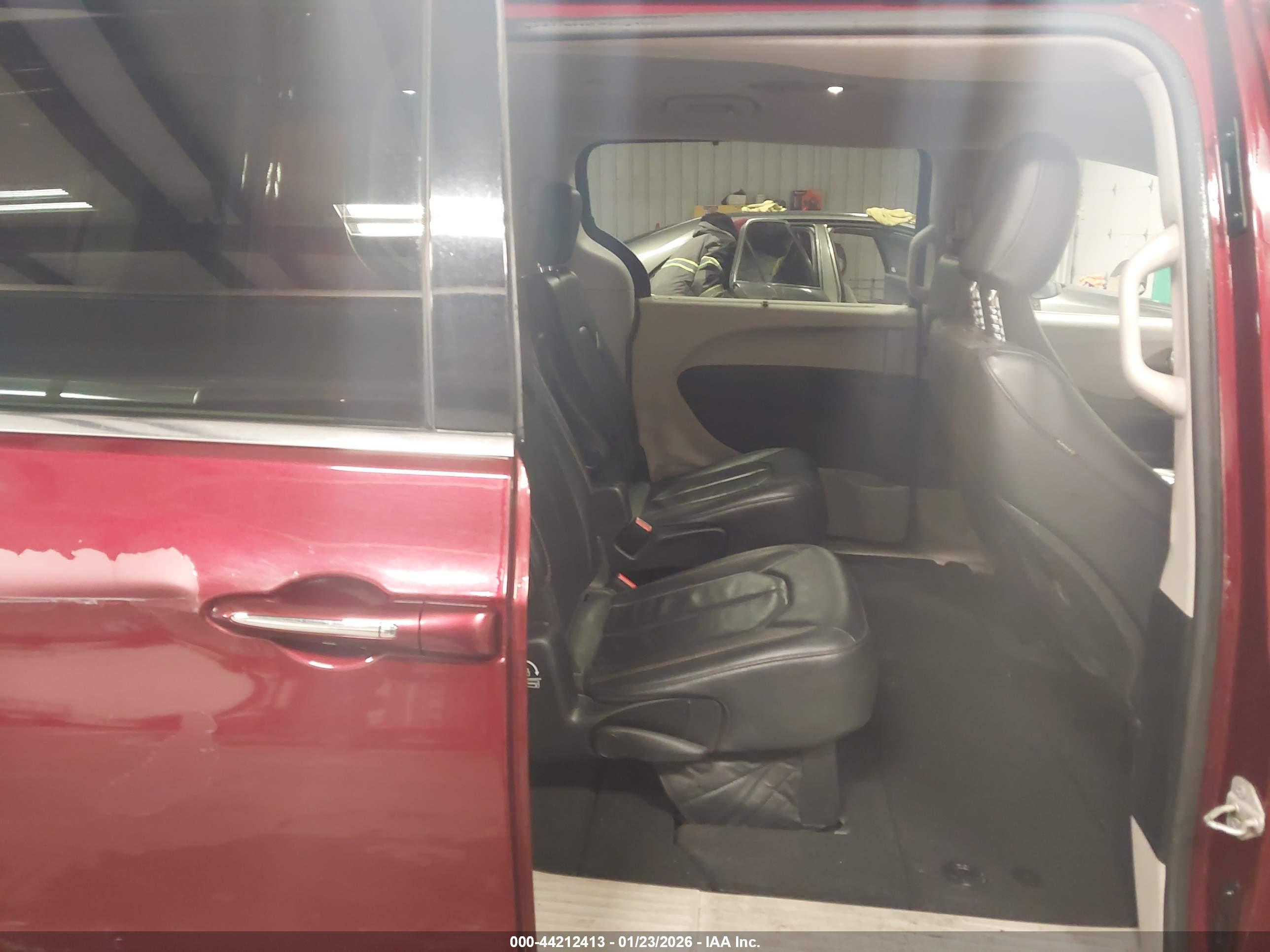 CHRYSLER PACIFICA image 8