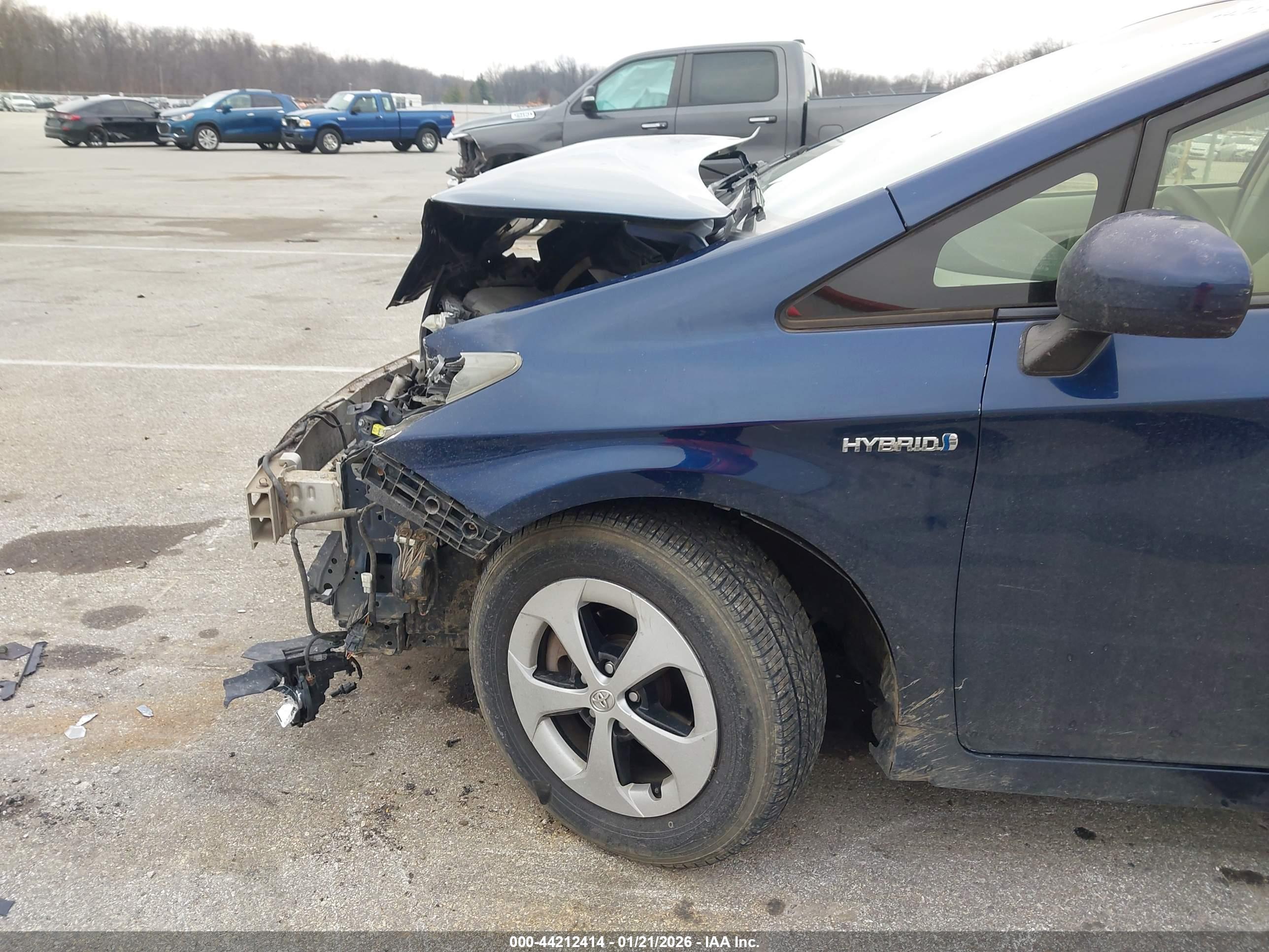 TOYOTA PRIUS image 6