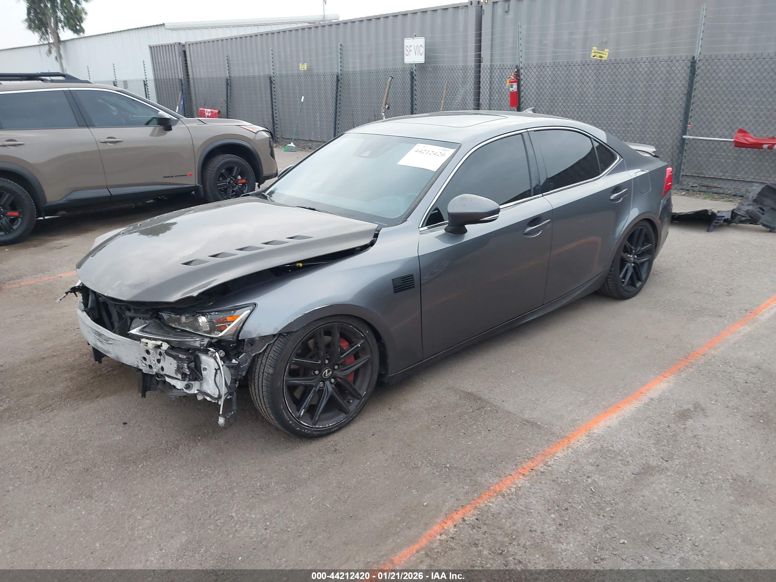 LEXUS IS image 2