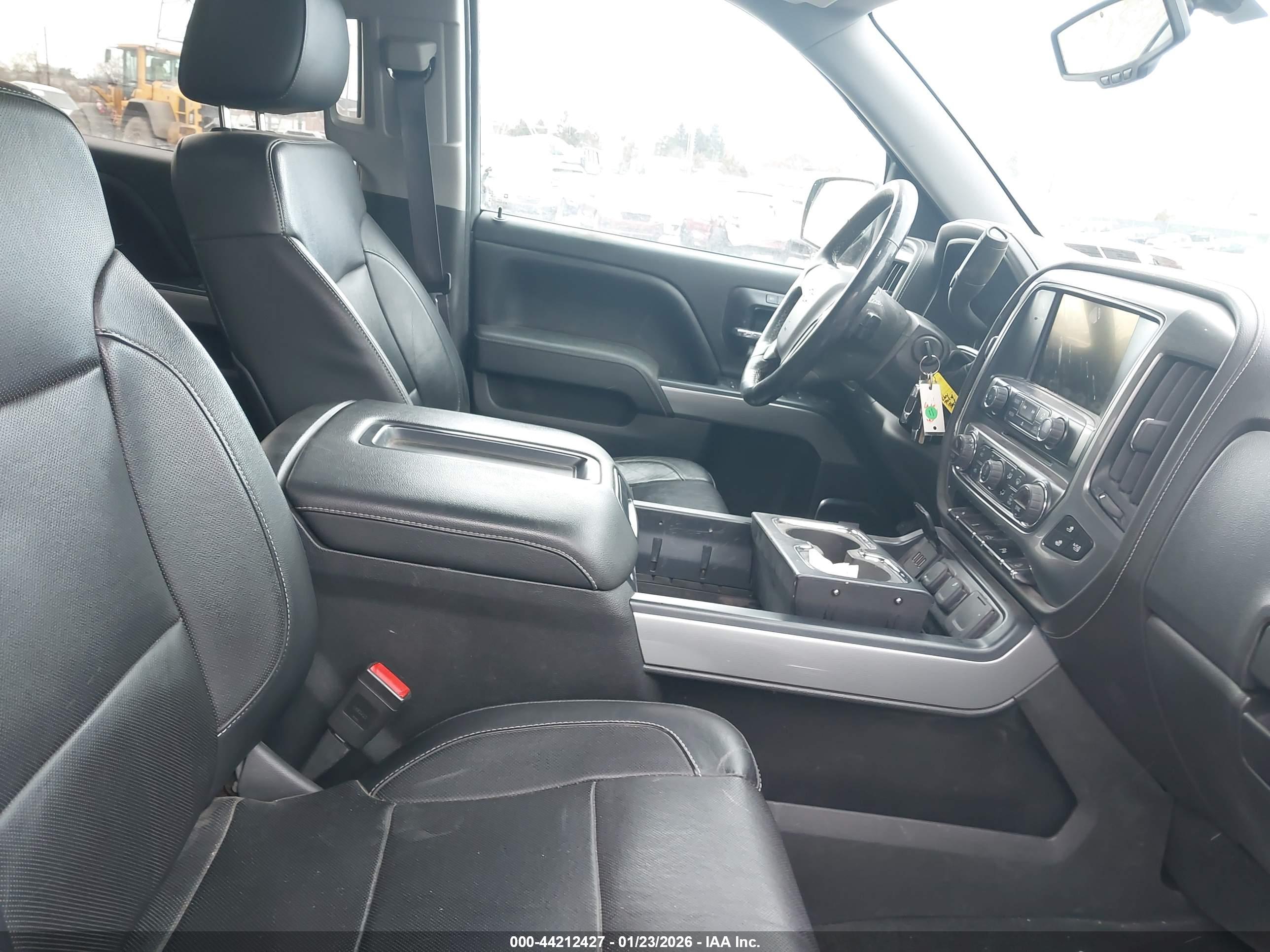 CHEVROLET SILVERADO image 5