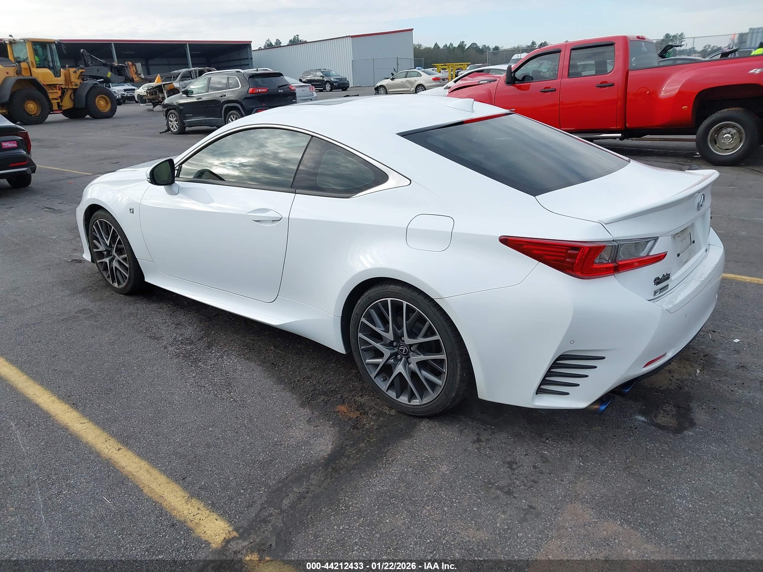 LEXUS RC image 3