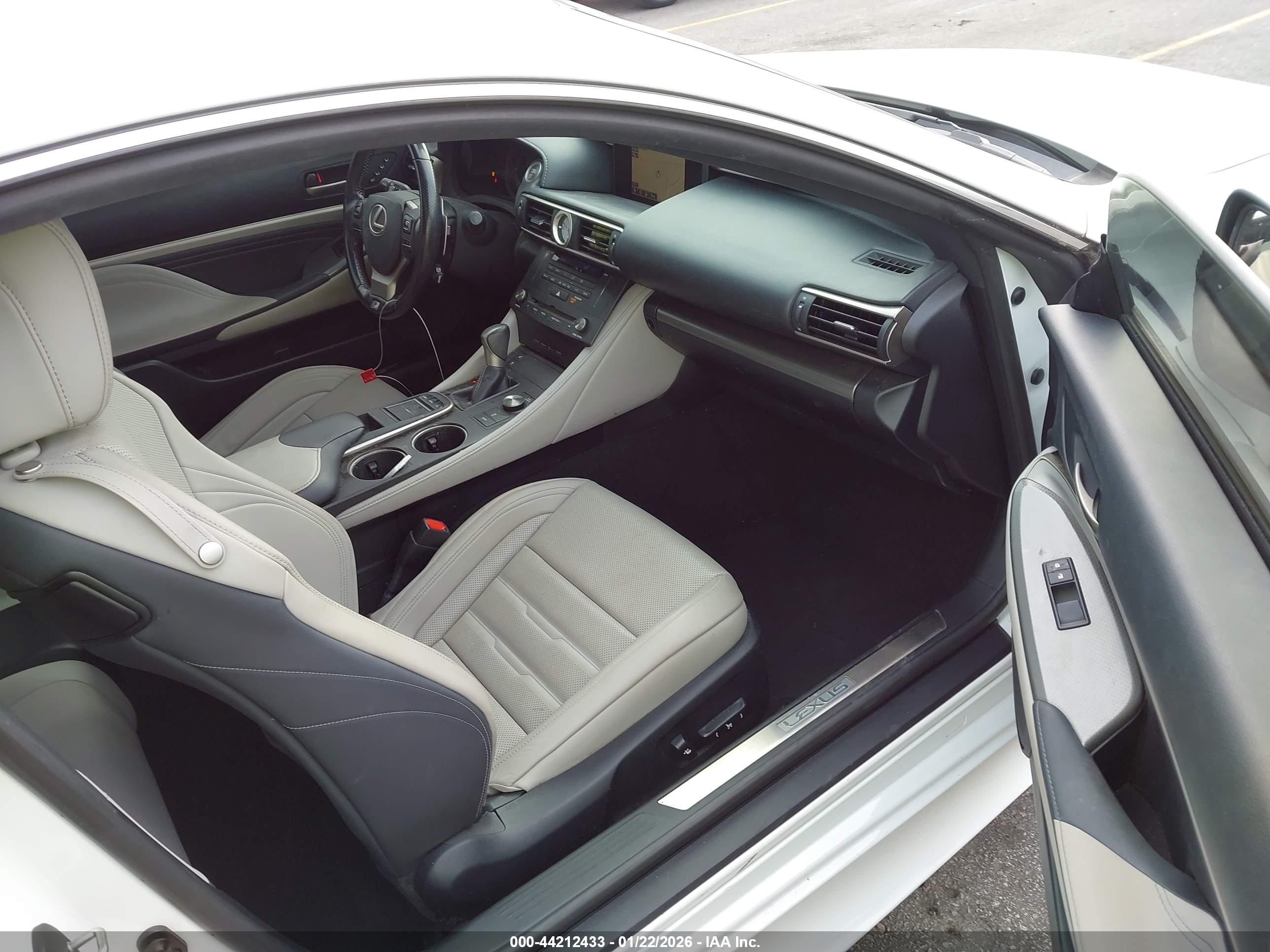 LEXUS RC image 5