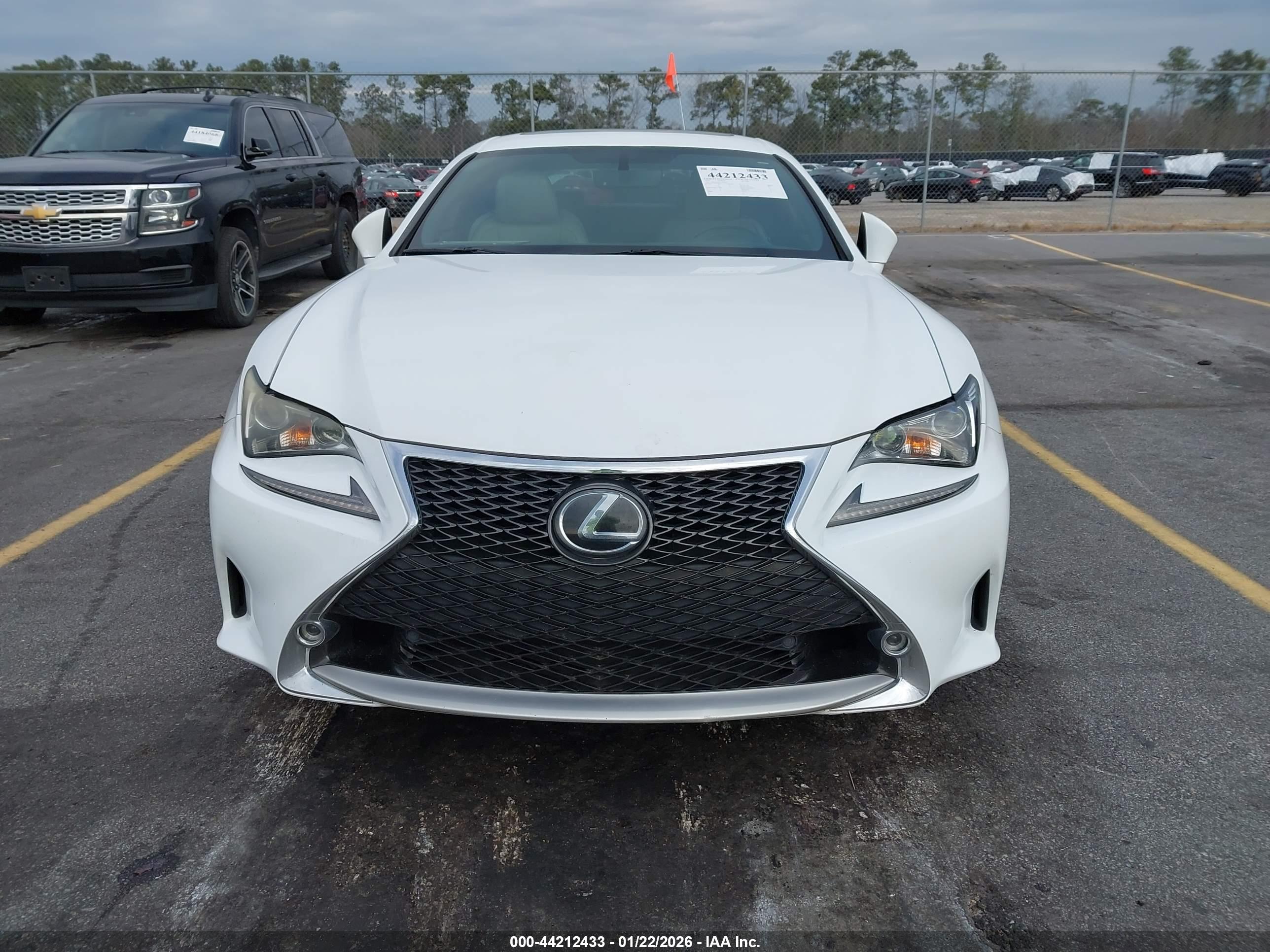 LEXUS RC image 6