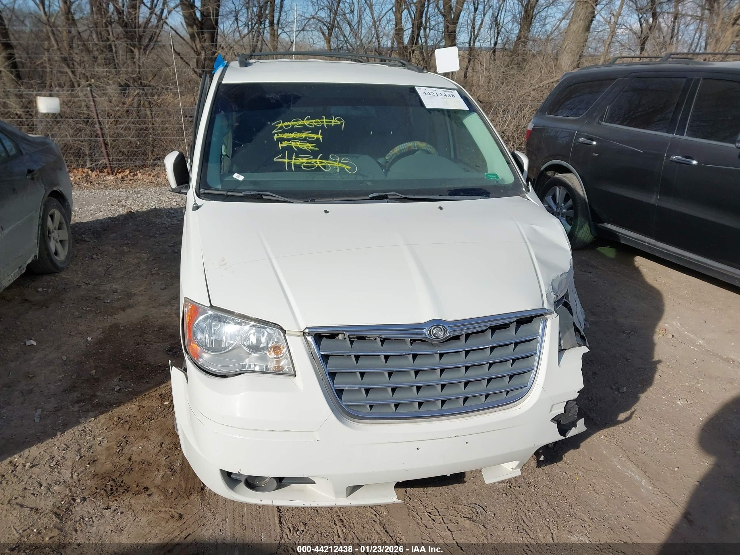 CHRYSLER TOWN image 6