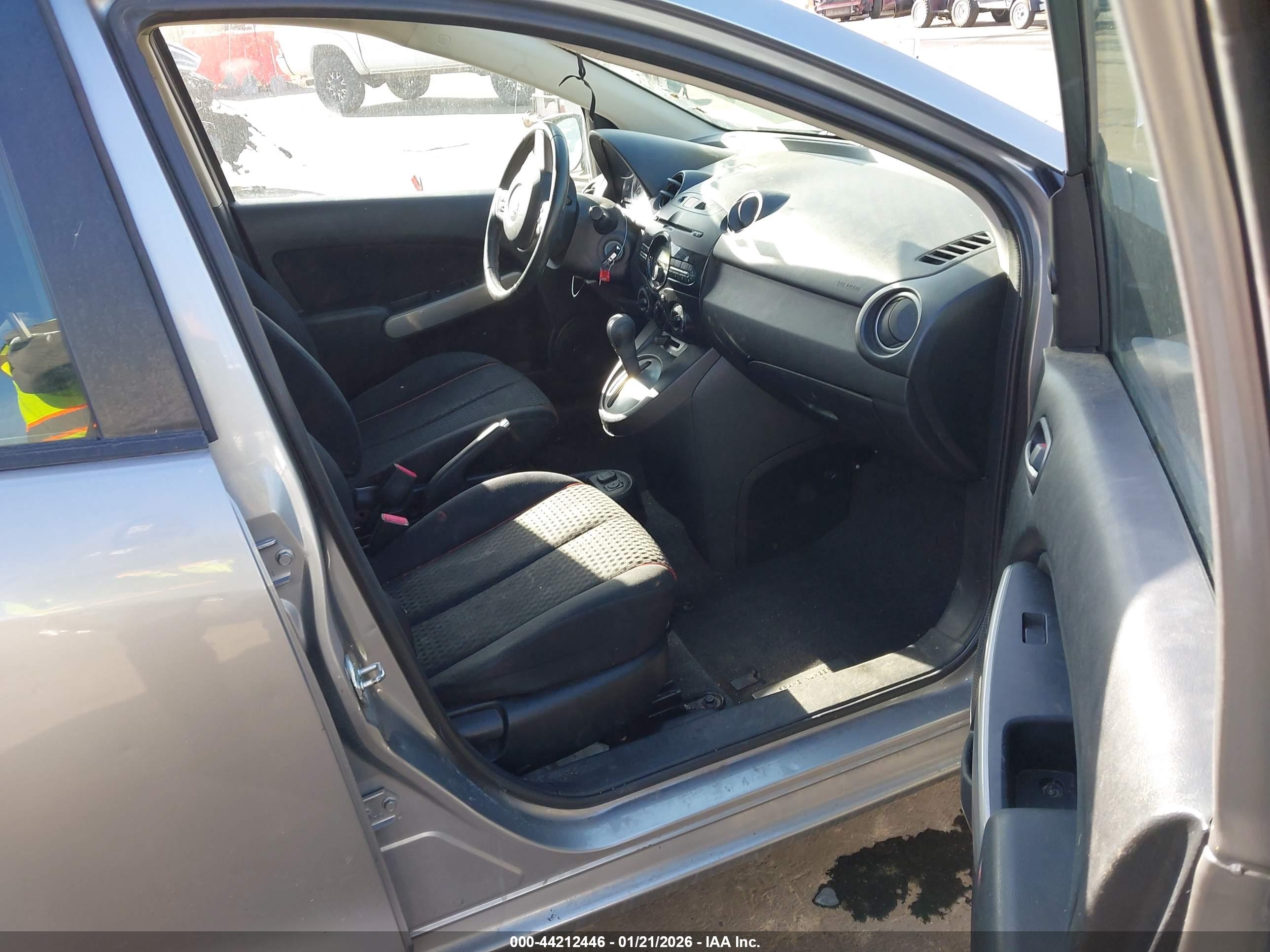 MAZDA MAZDA2 image 5