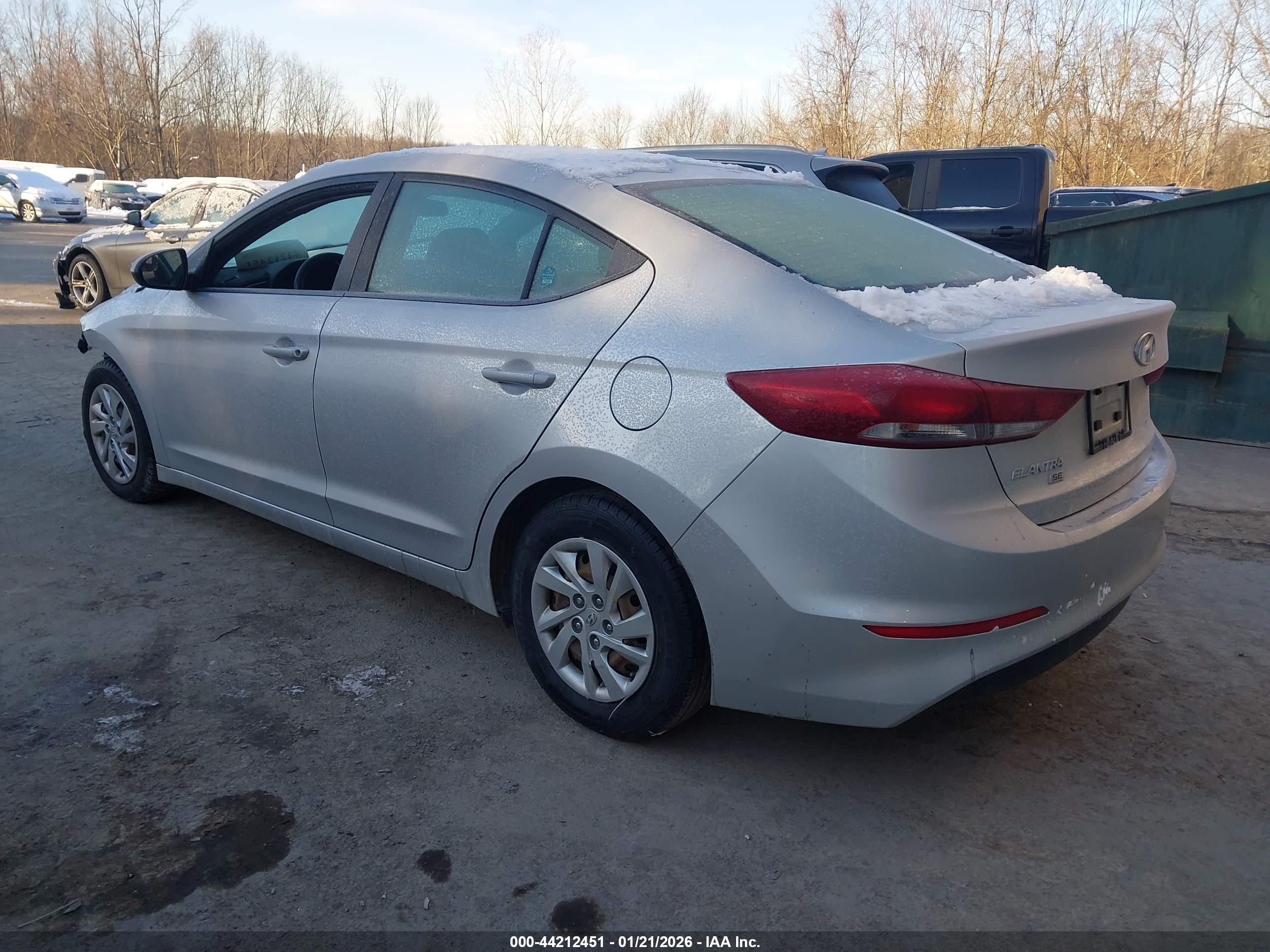 HYUNDAI ELANTRA image 3