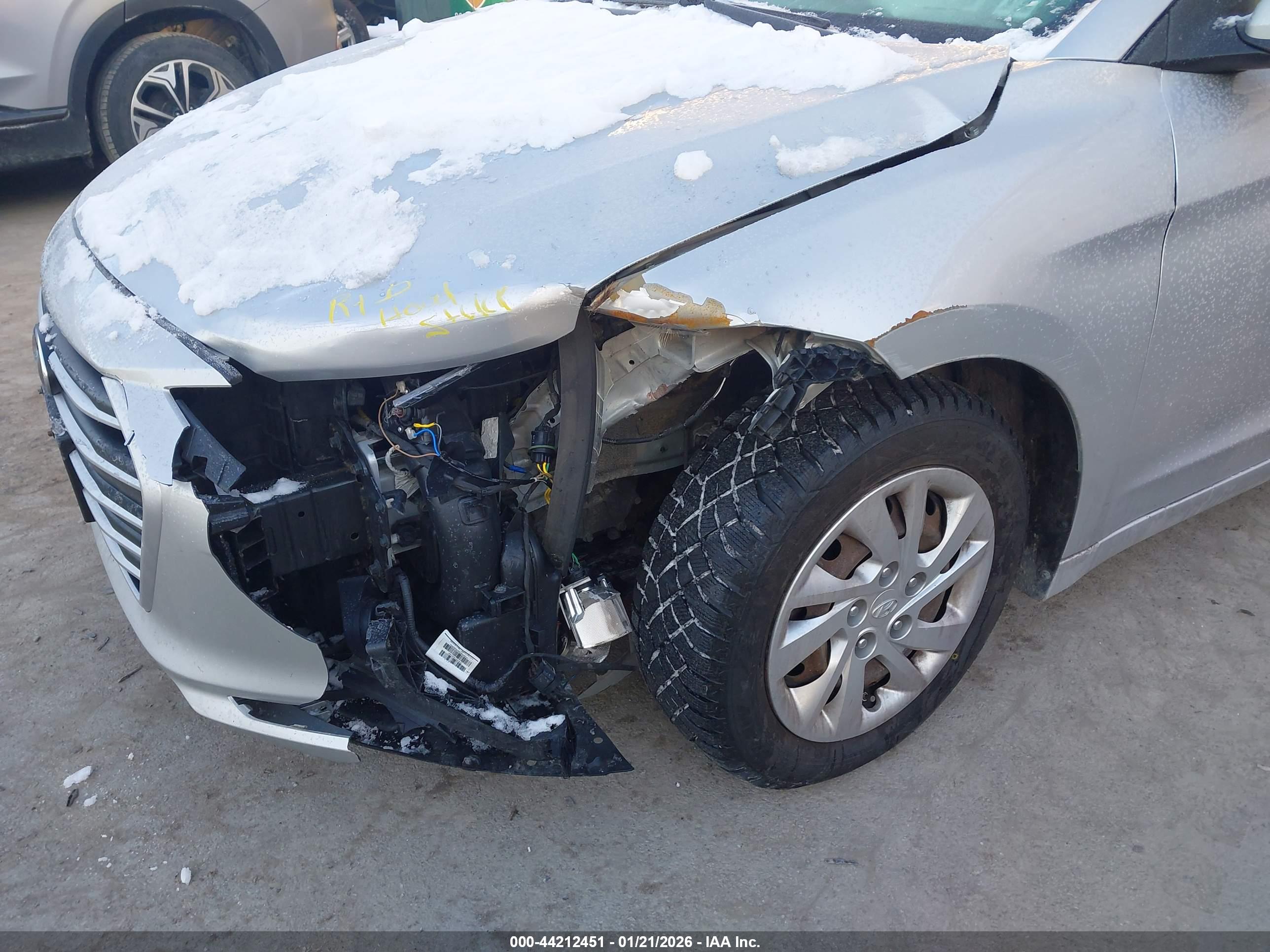 HYUNDAI ELANTRA image 6