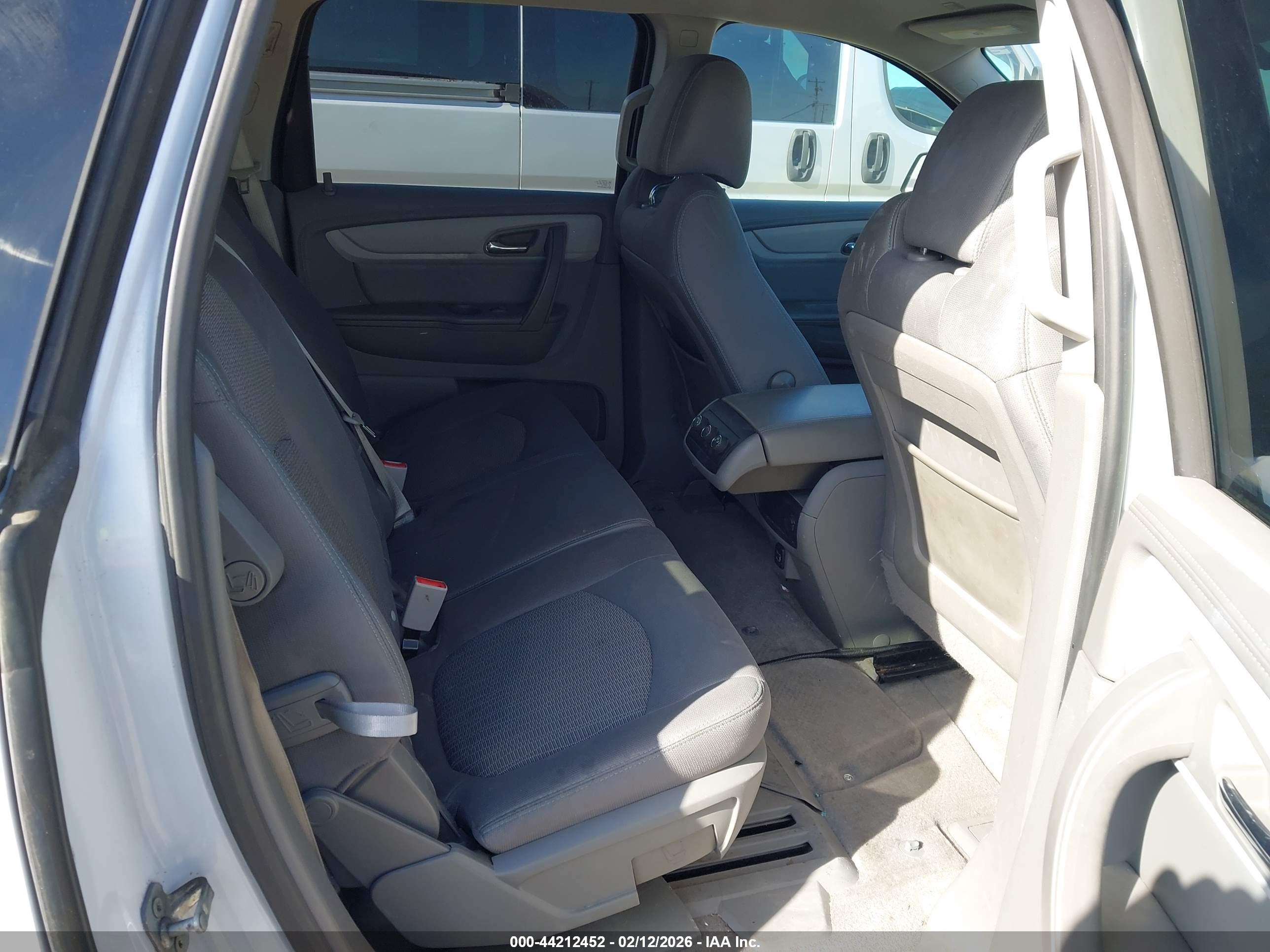 CHEVROLET TRAVERSE image 8