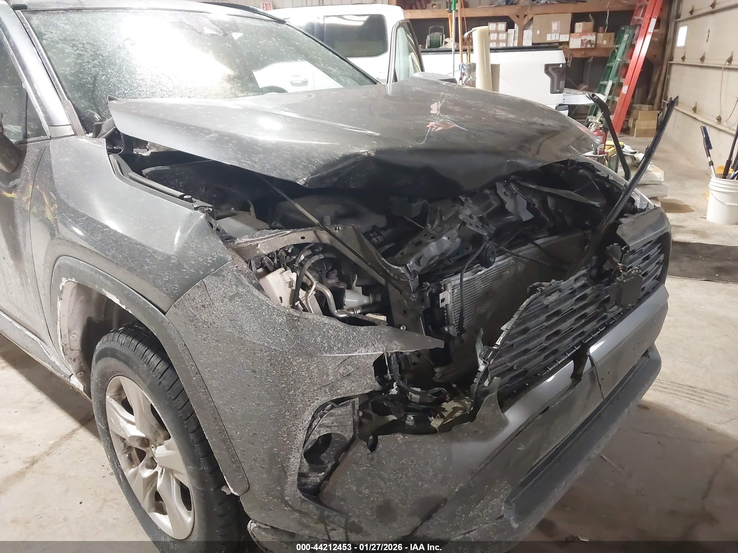 TOYOTA RAV4 image 6