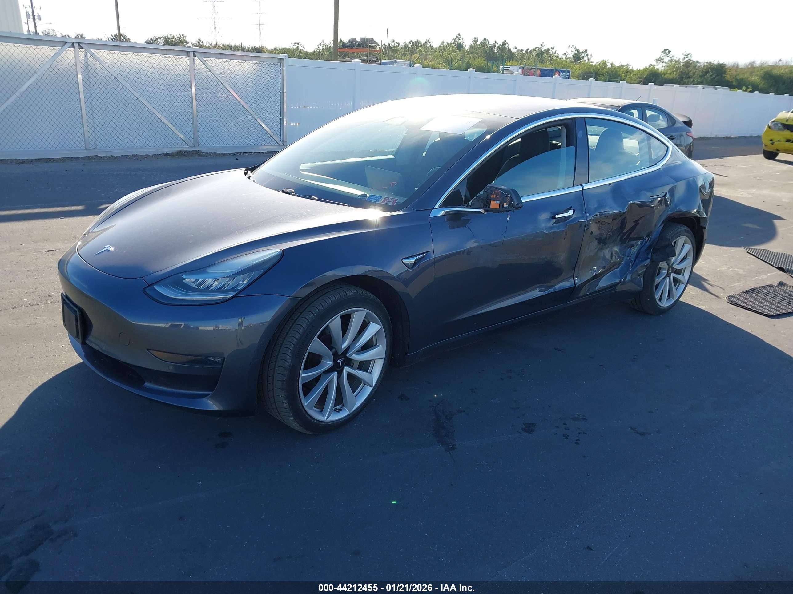 TESLA MODEL image 2