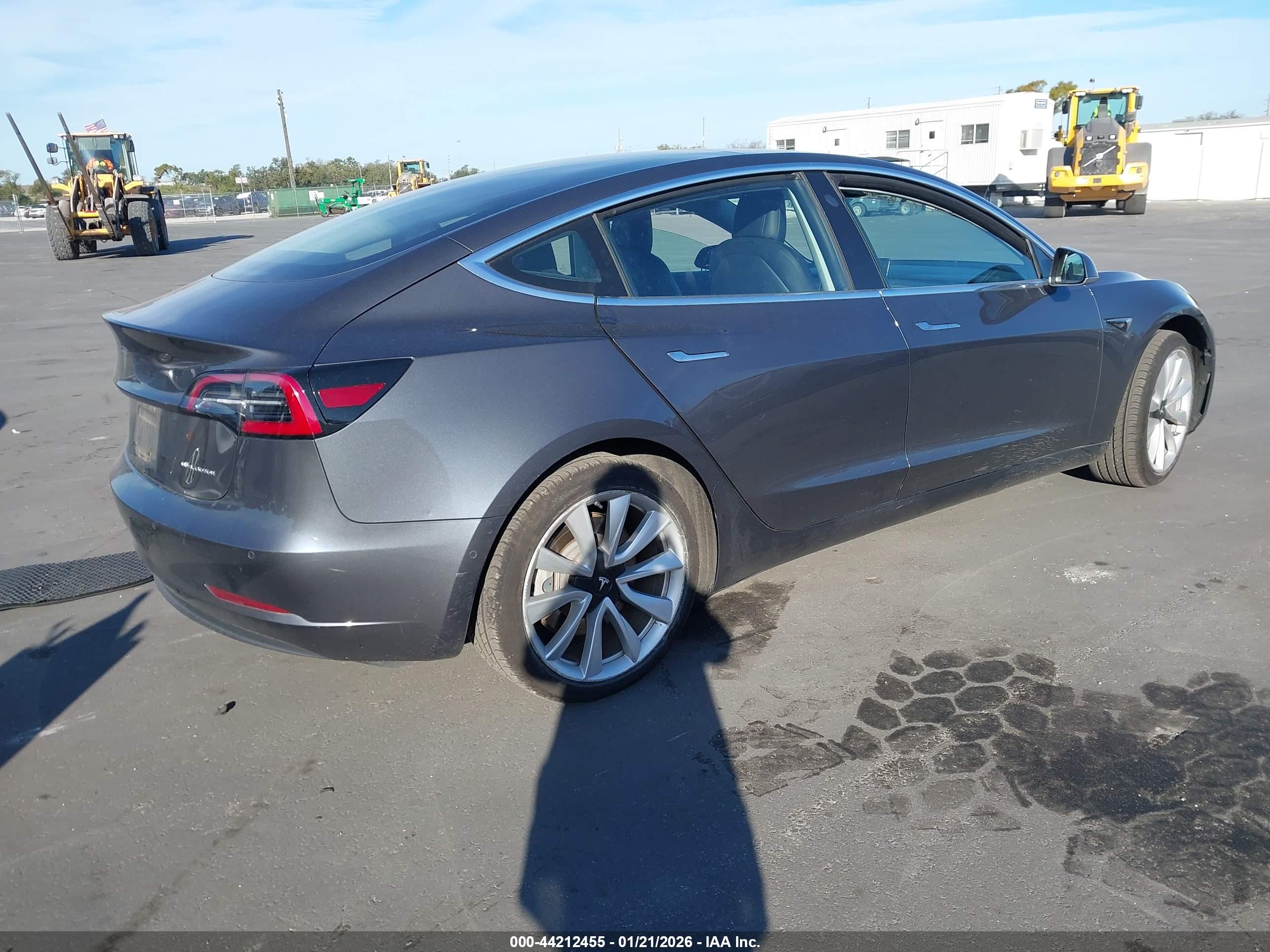 TESLA MODEL image 4