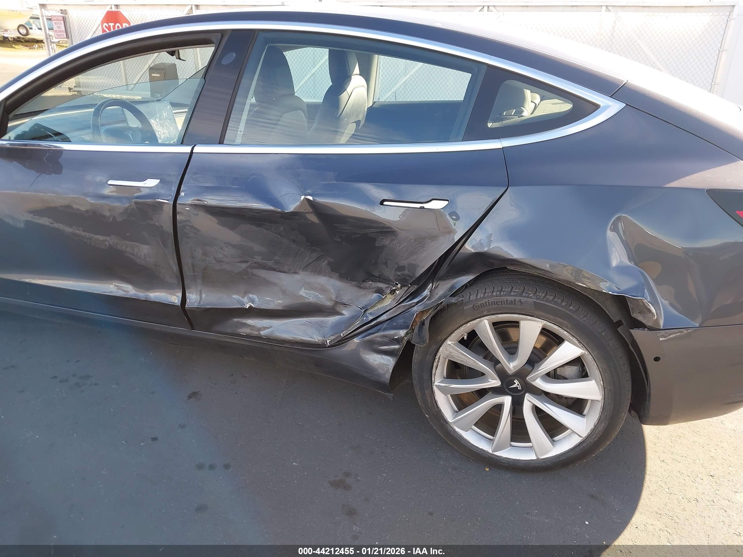 TESLA MODEL image 6