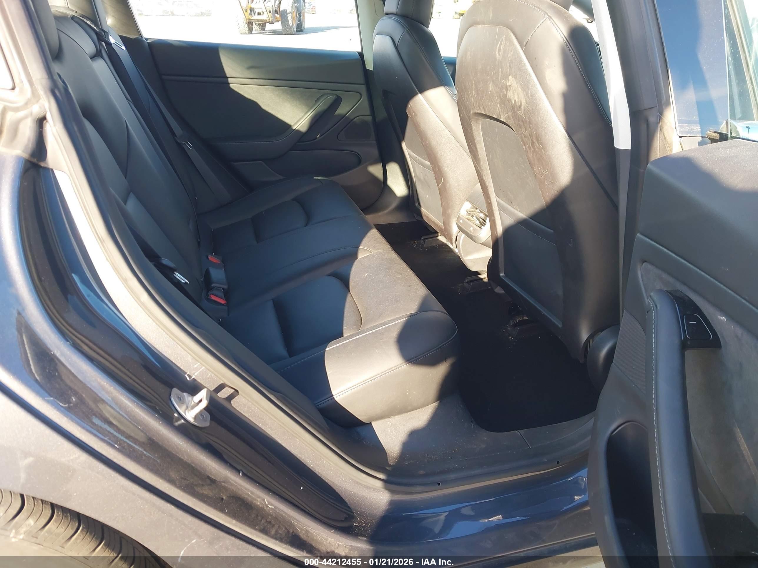TESLA MODEL image 8
