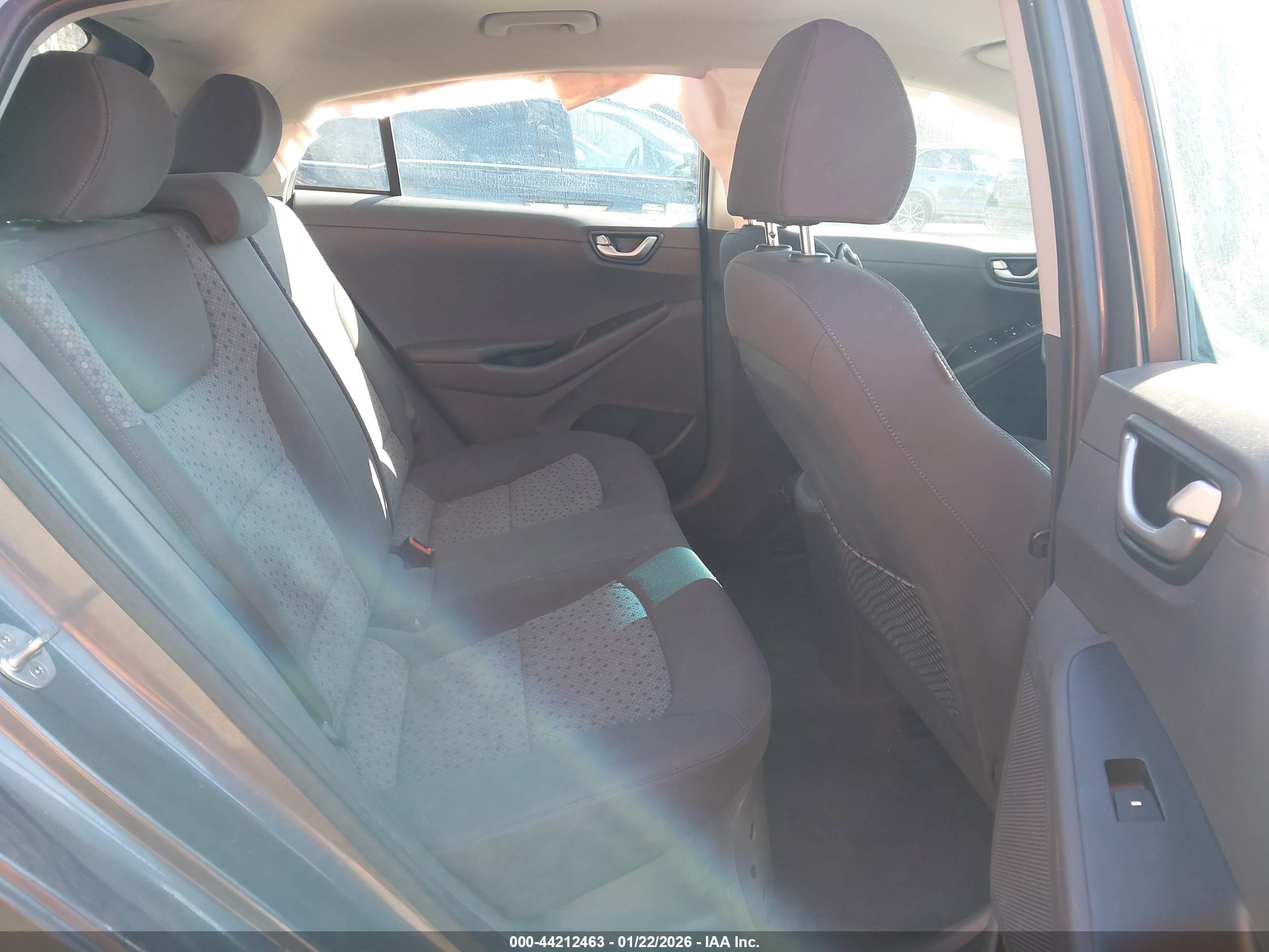 HYUNDAI IONIQ image 8