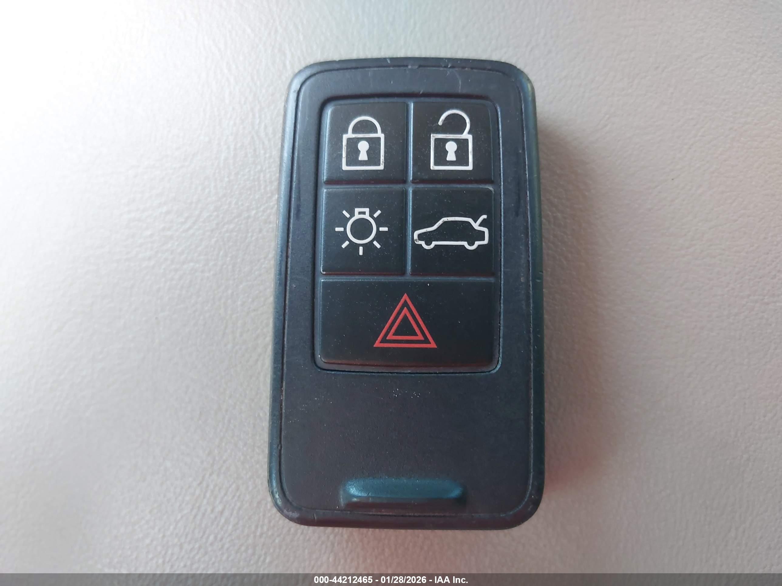 VOLVO S60 image 11