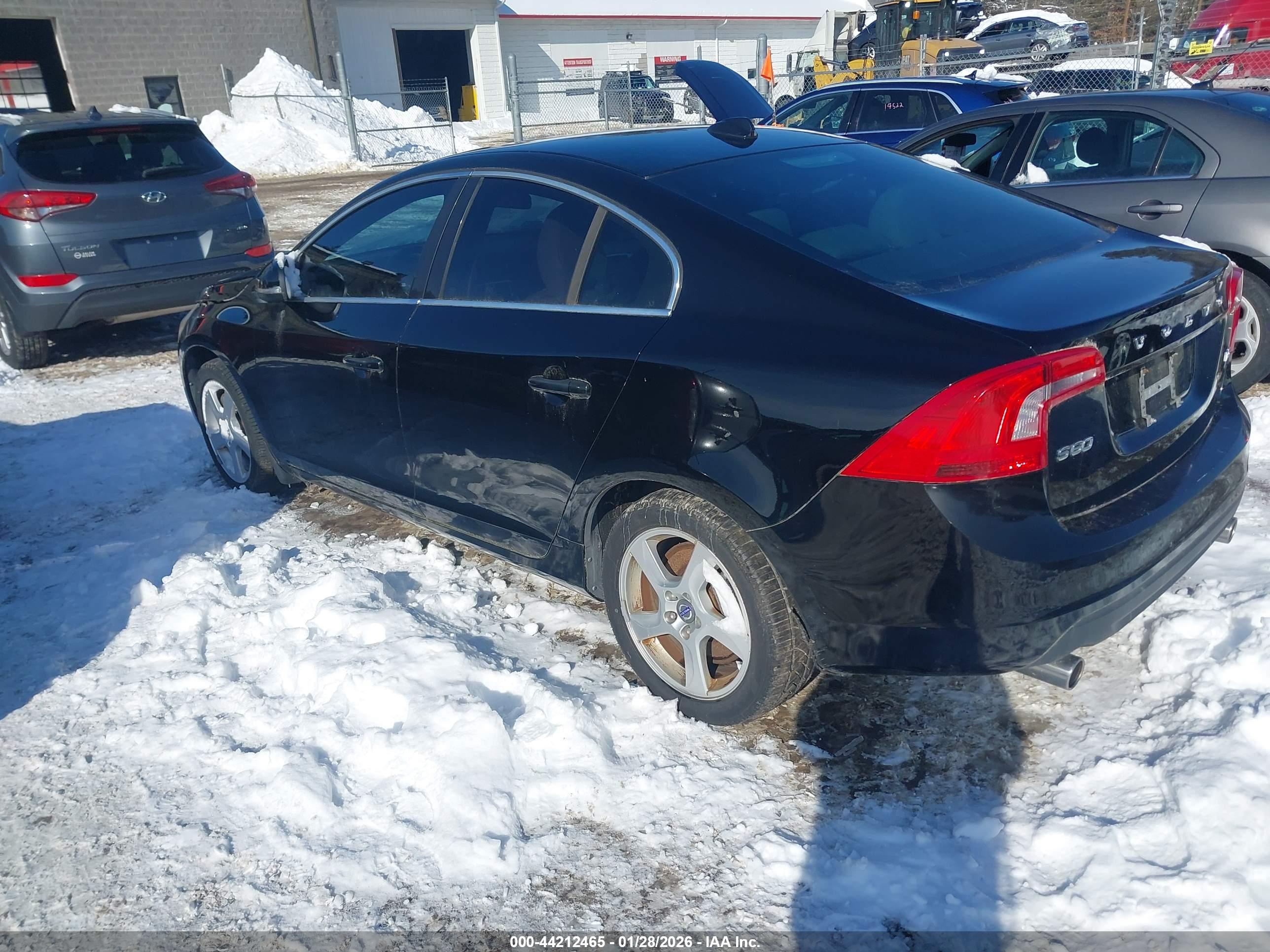 VOLVO S60 image 3