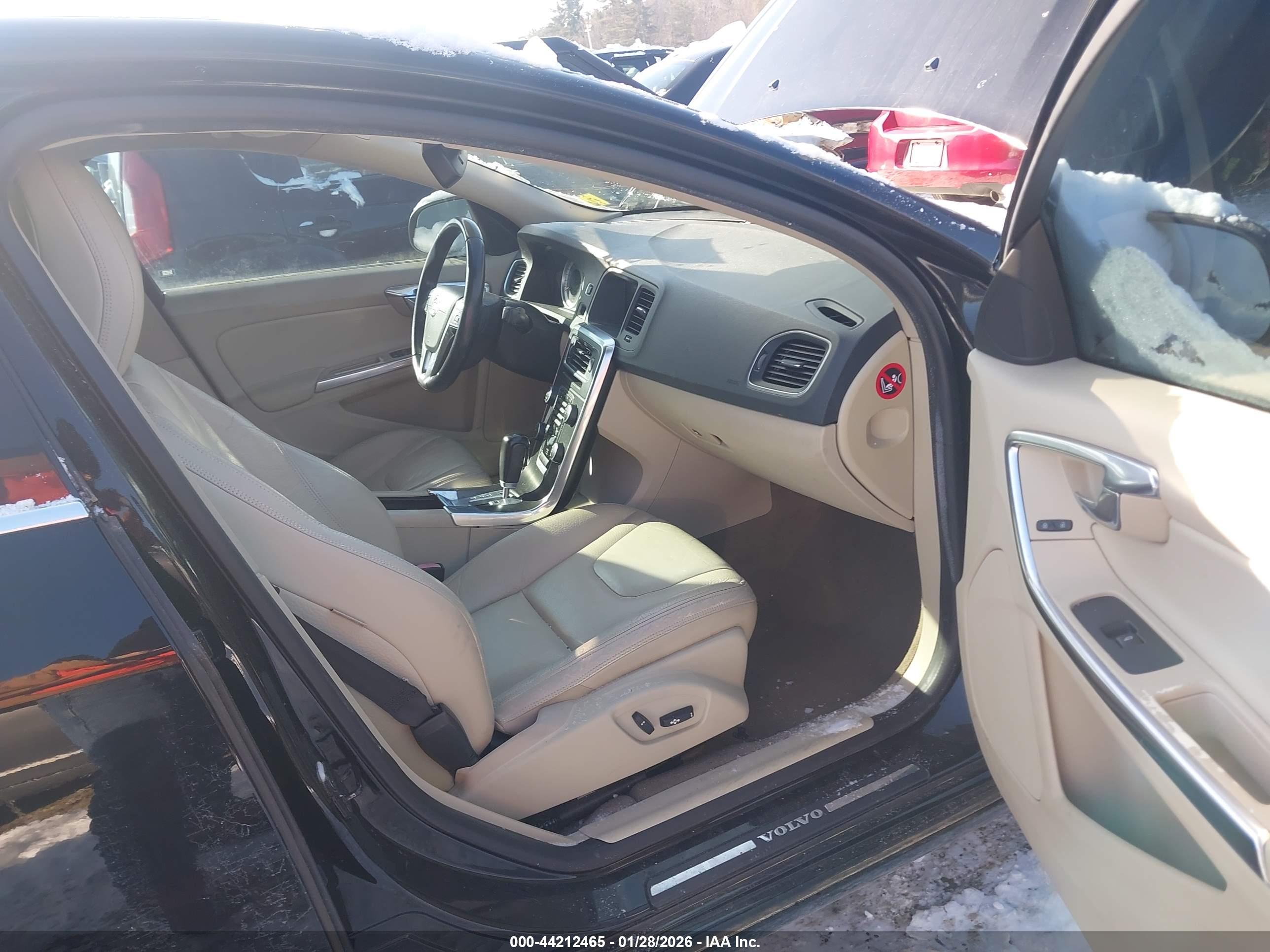 VOLVO S60 image 5