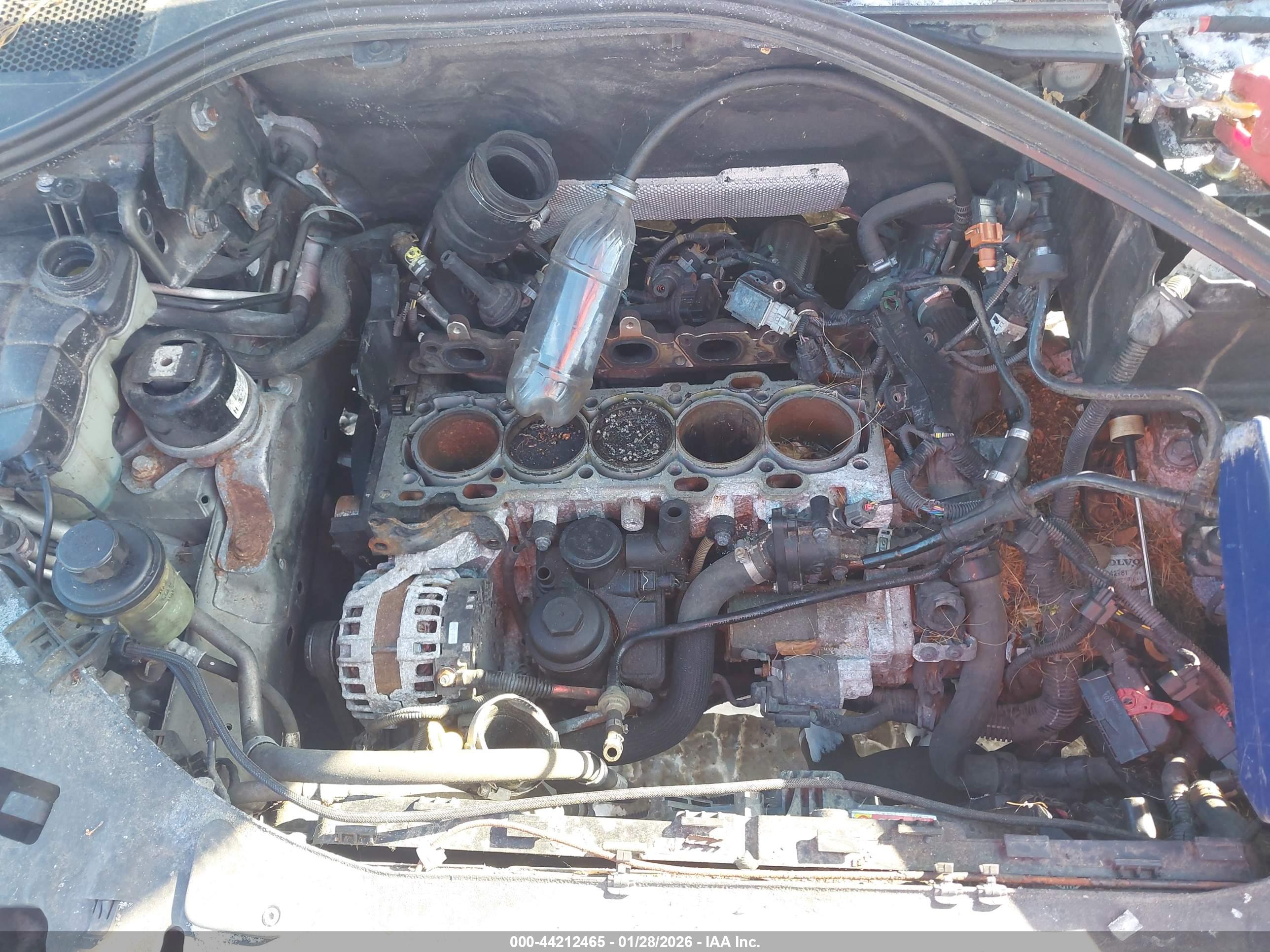 VOLVO S60 image 6