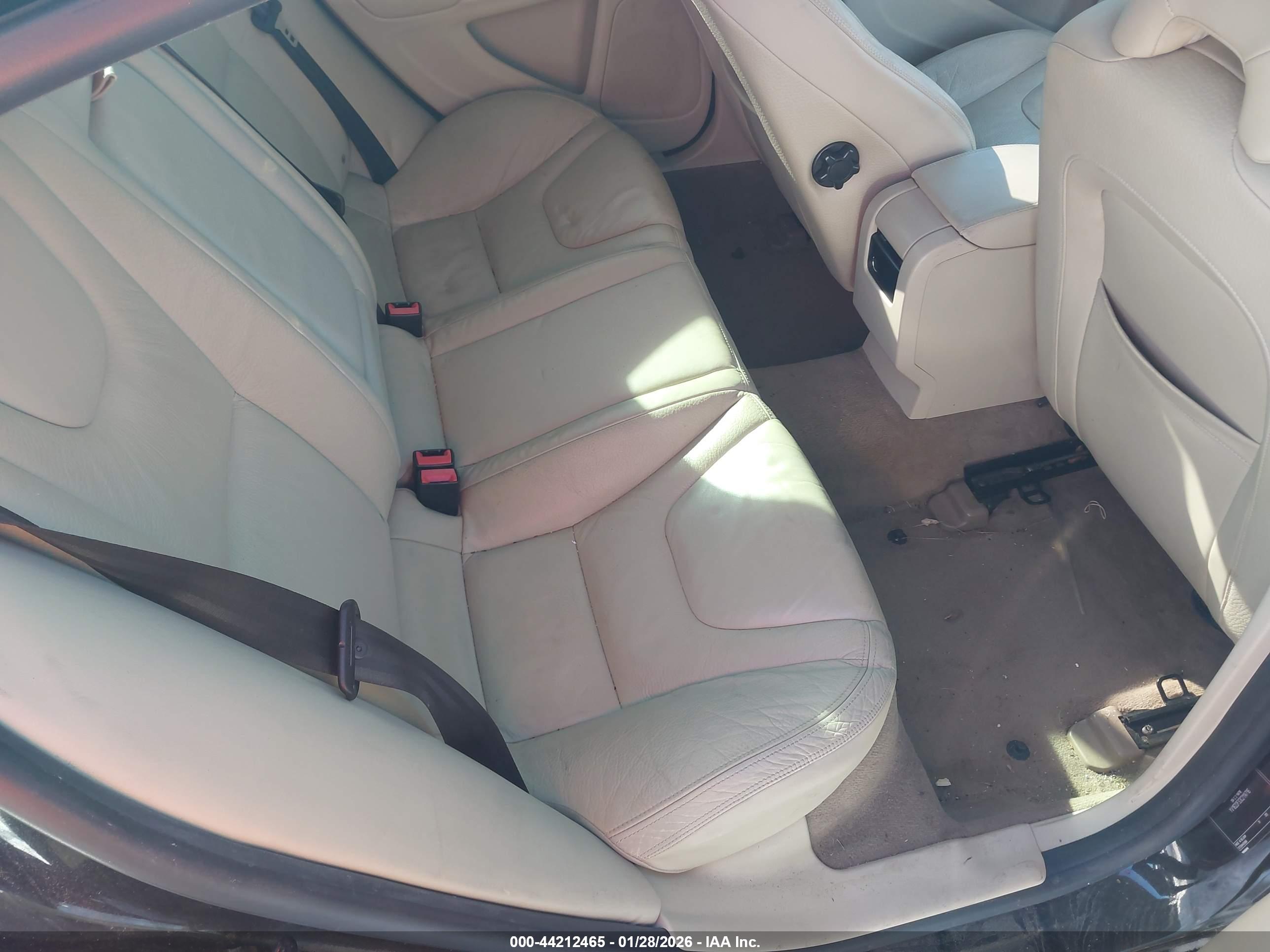 VOLVO S60 image 8