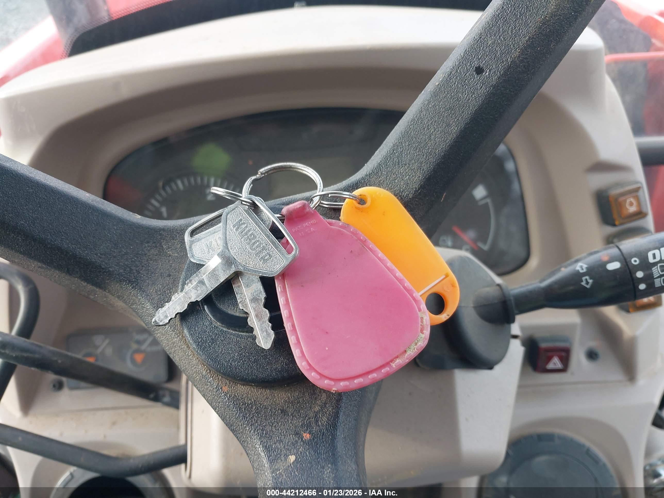 KUBOTA M7060 image 11