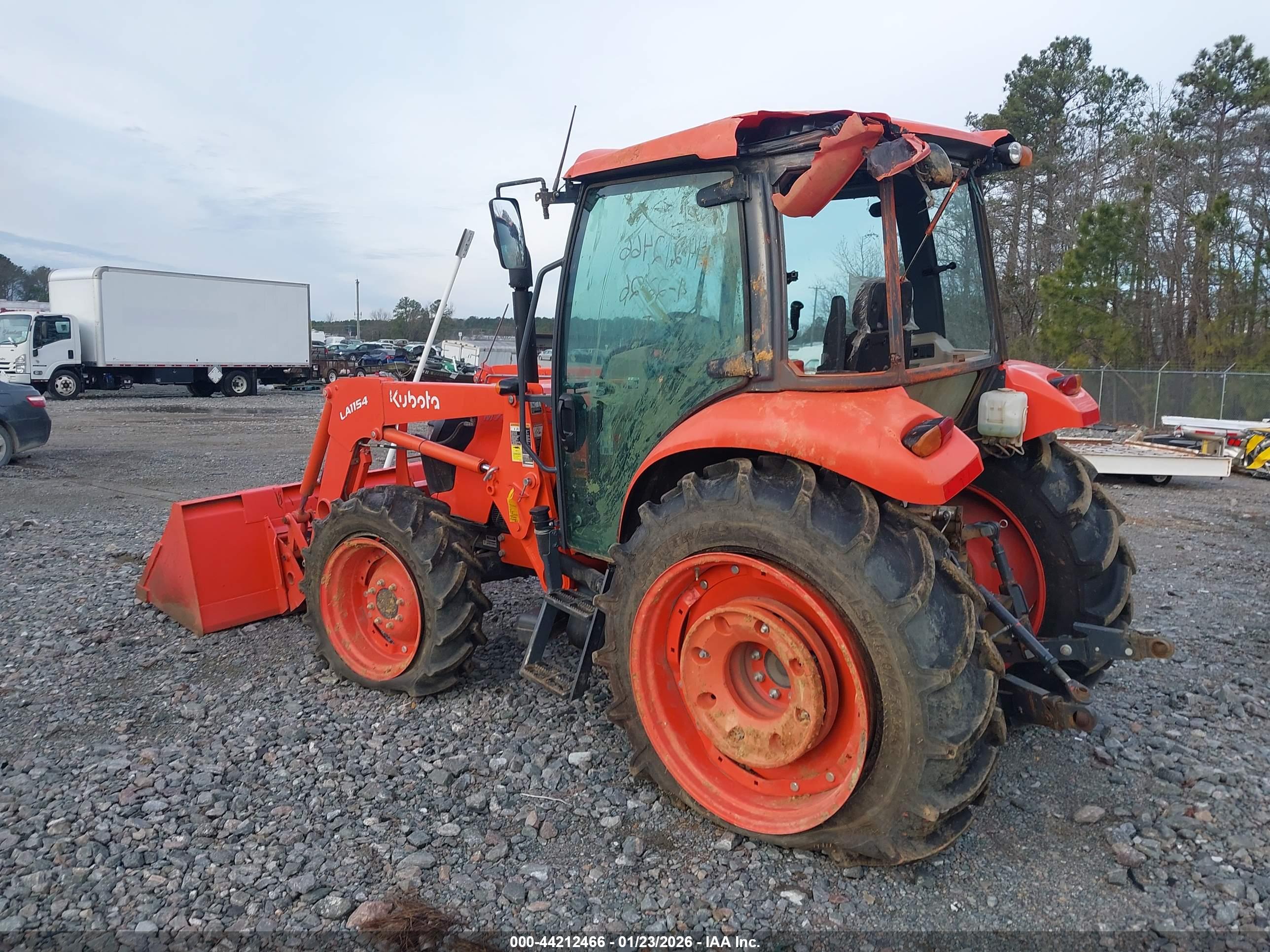 KUBOTA M7060 image 3