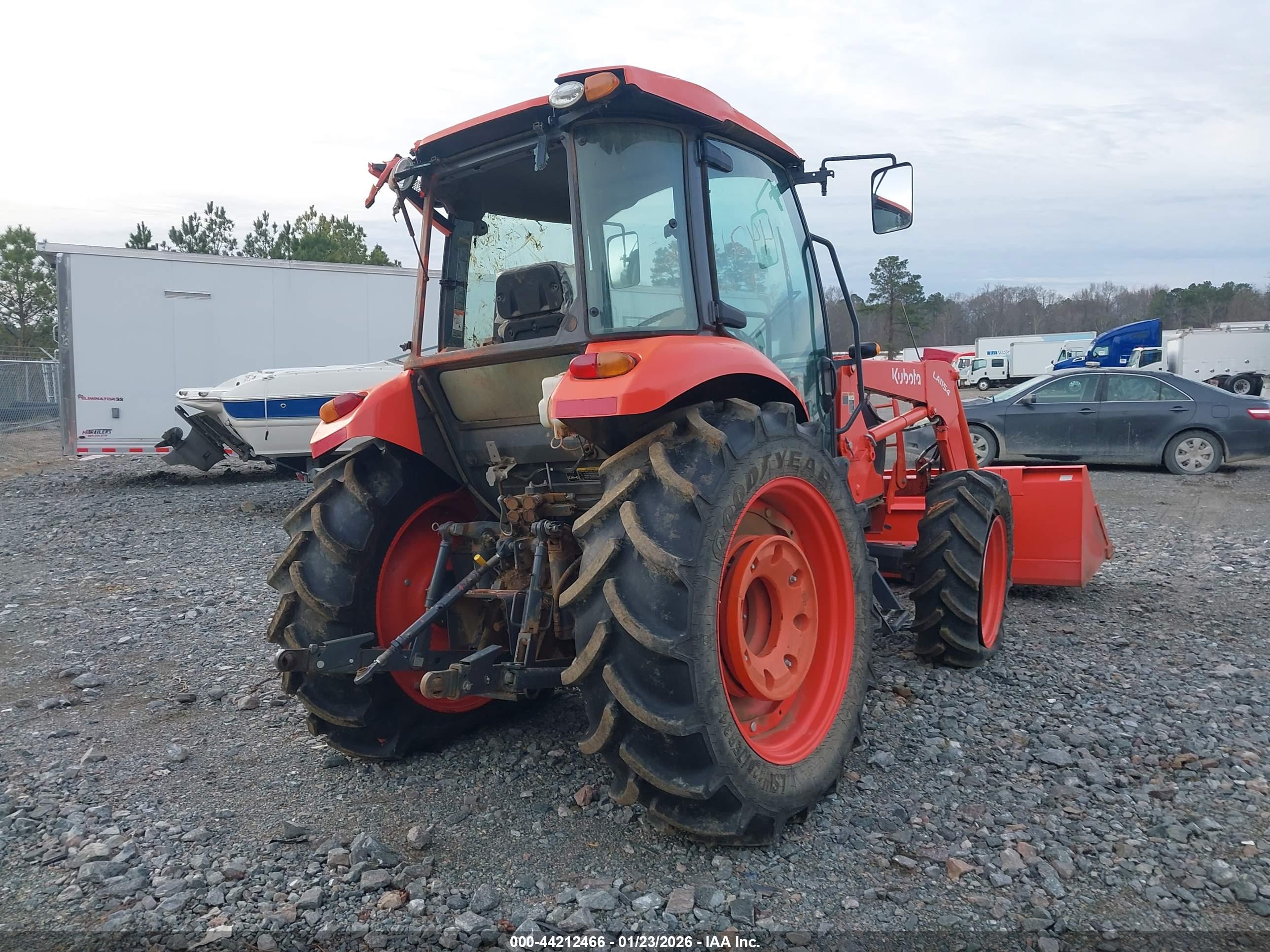 KUBOTA M7060 image 4