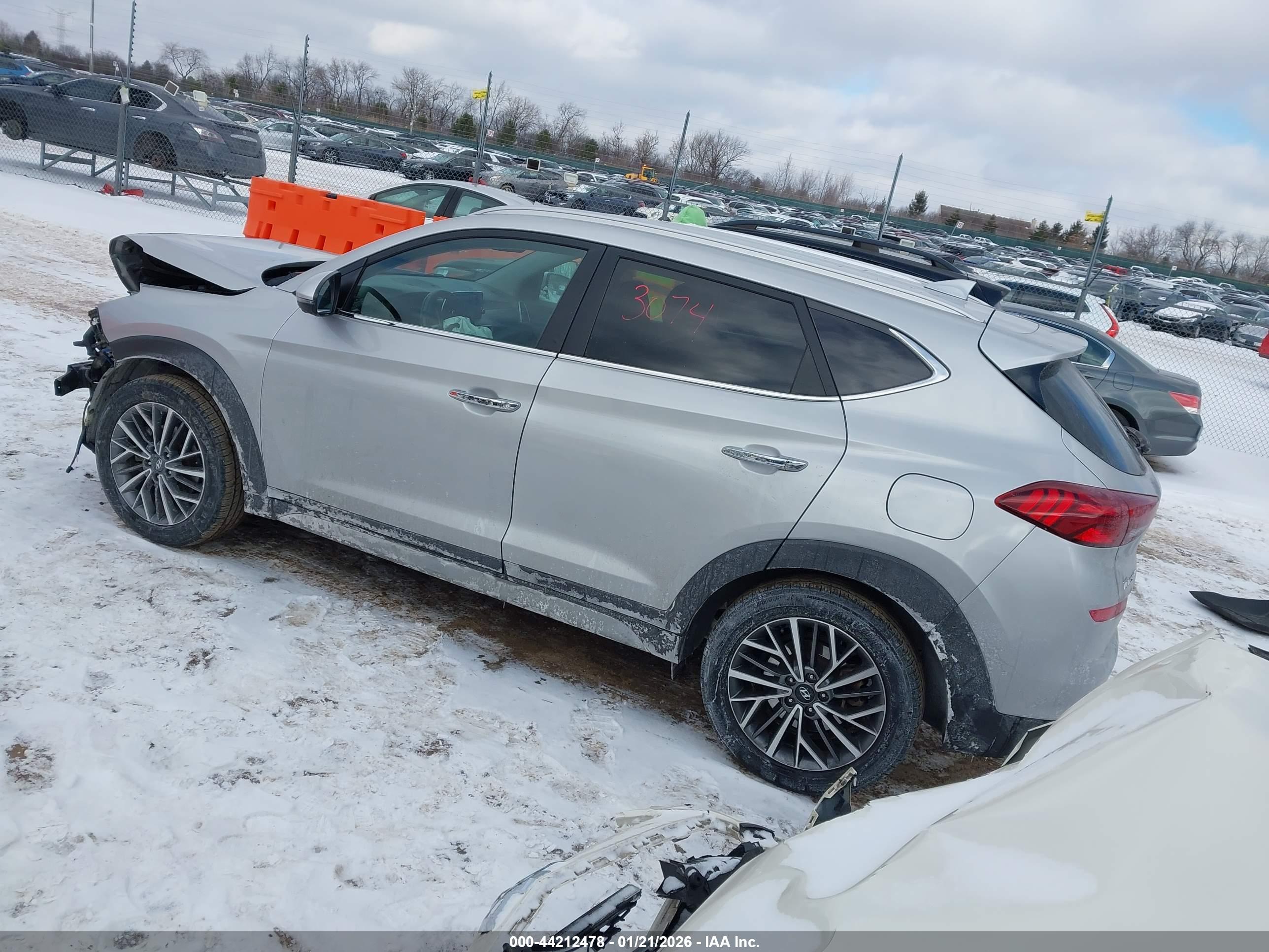 HYUNDAI TUCSON image 3