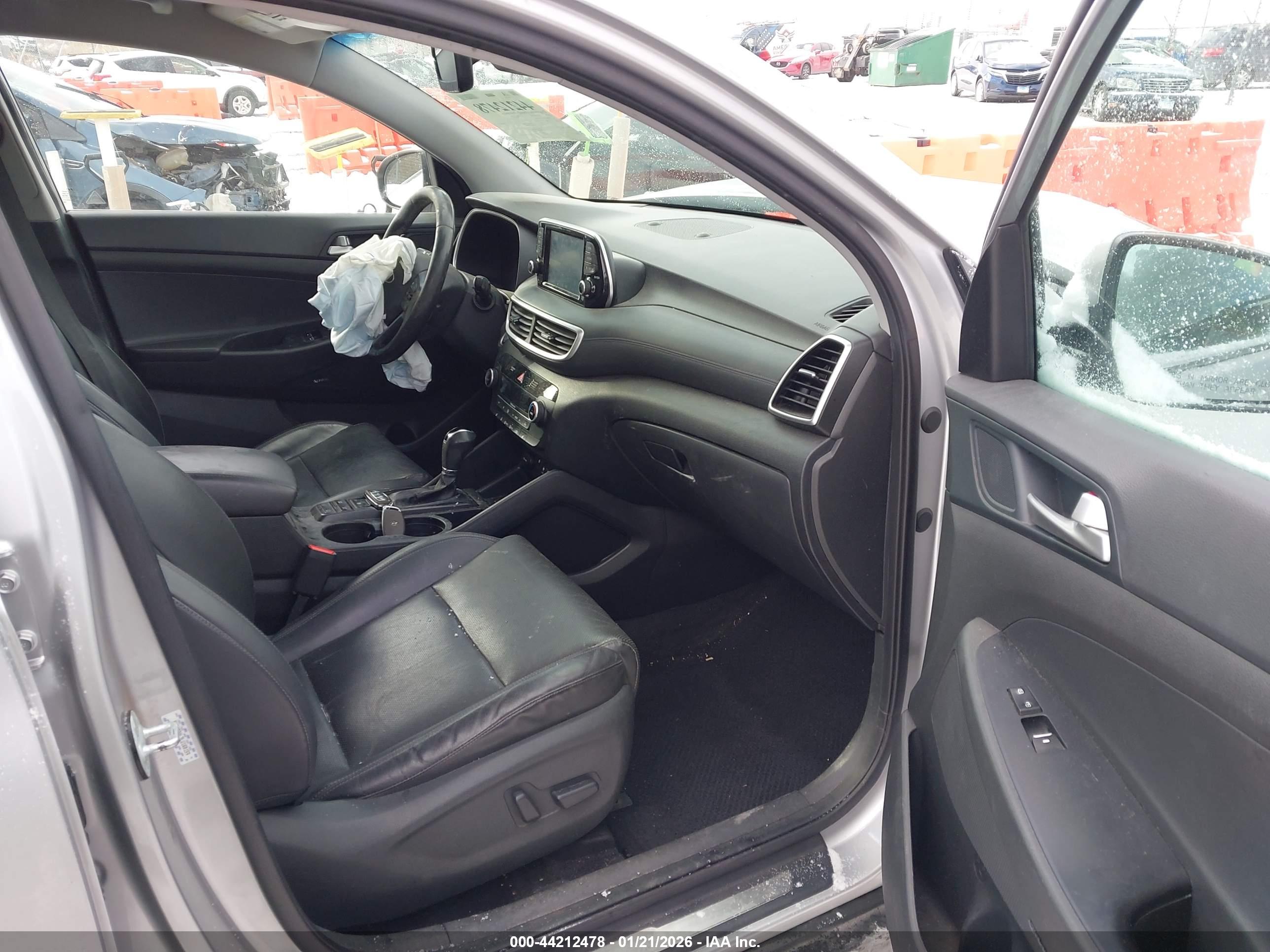 HYUNDAI TUCSON image 5