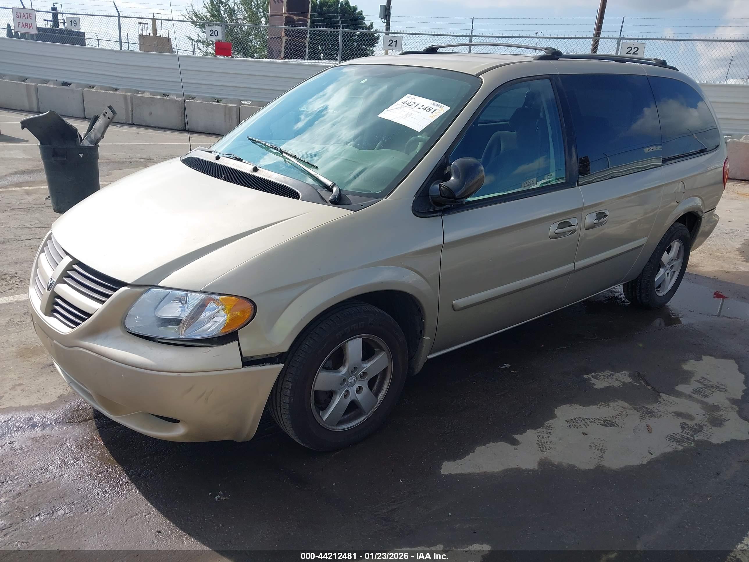 DODGE GRAND image 2