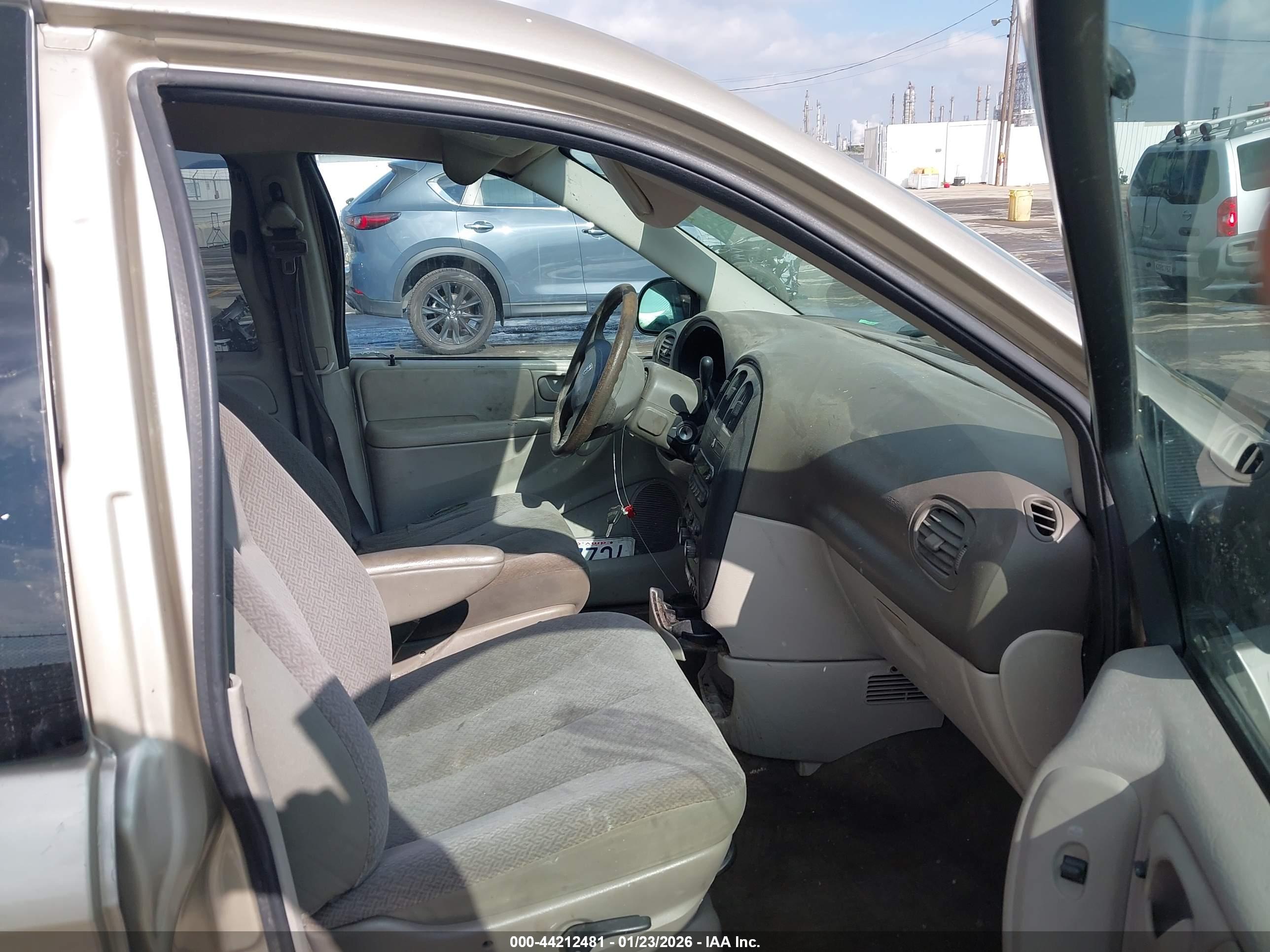 DODGE GRAND image 5
