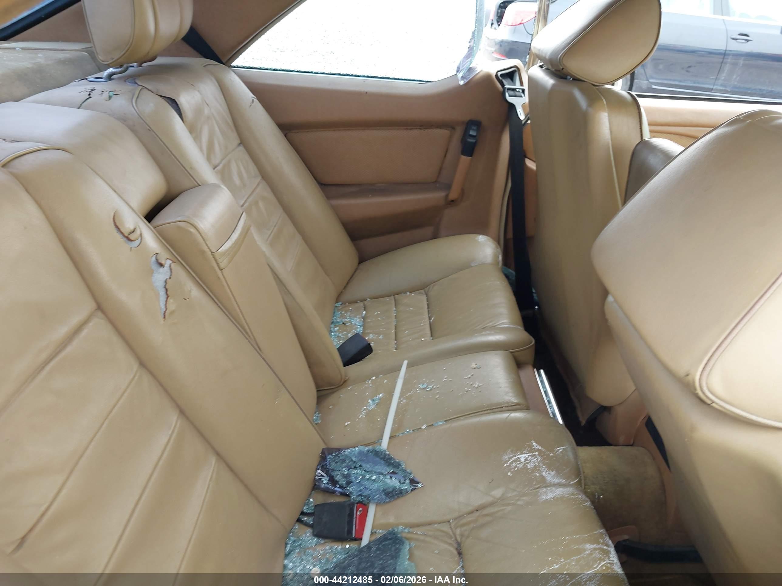 MERCEDES W126 image 8