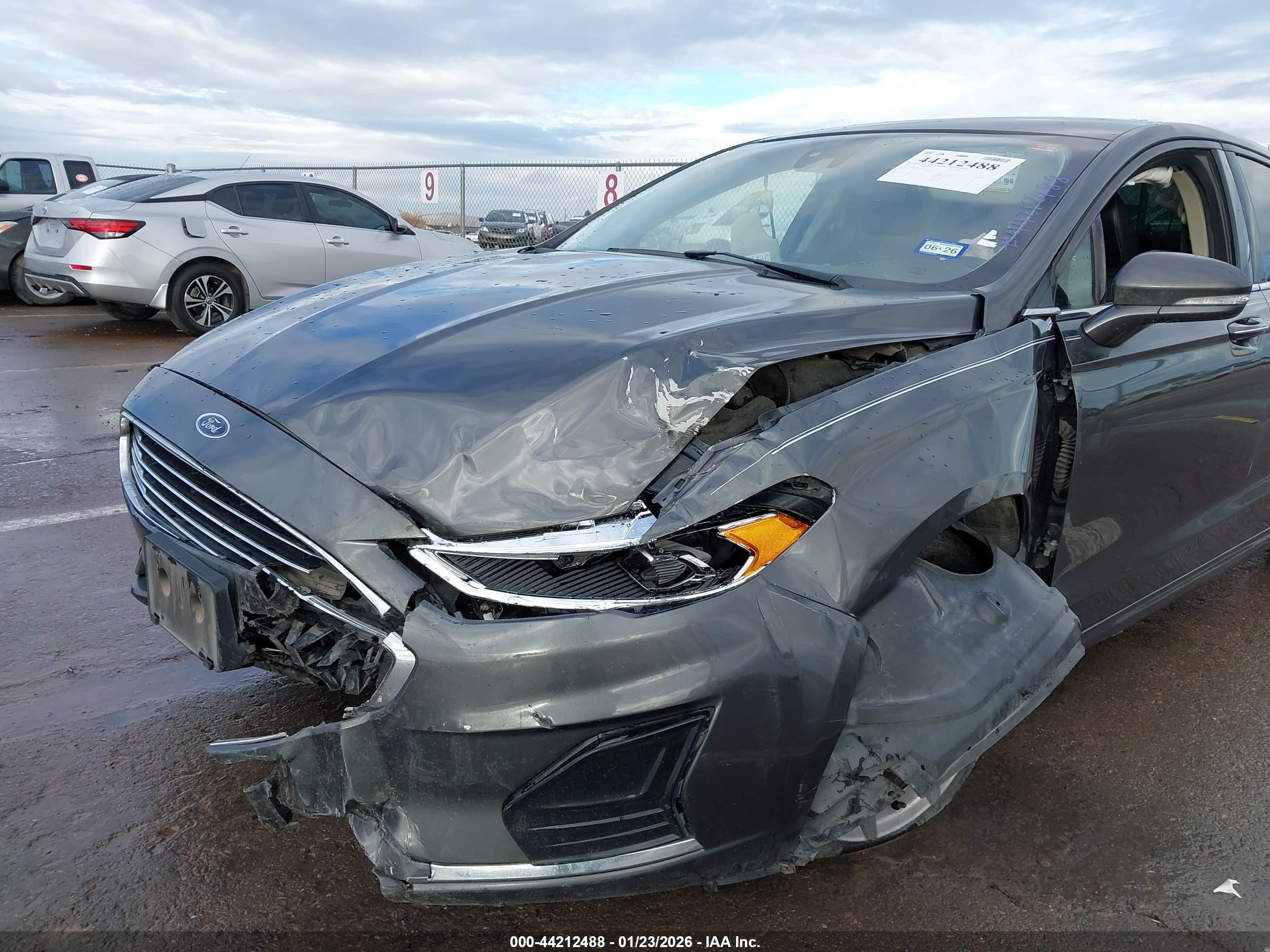 FORD FUSION image 6