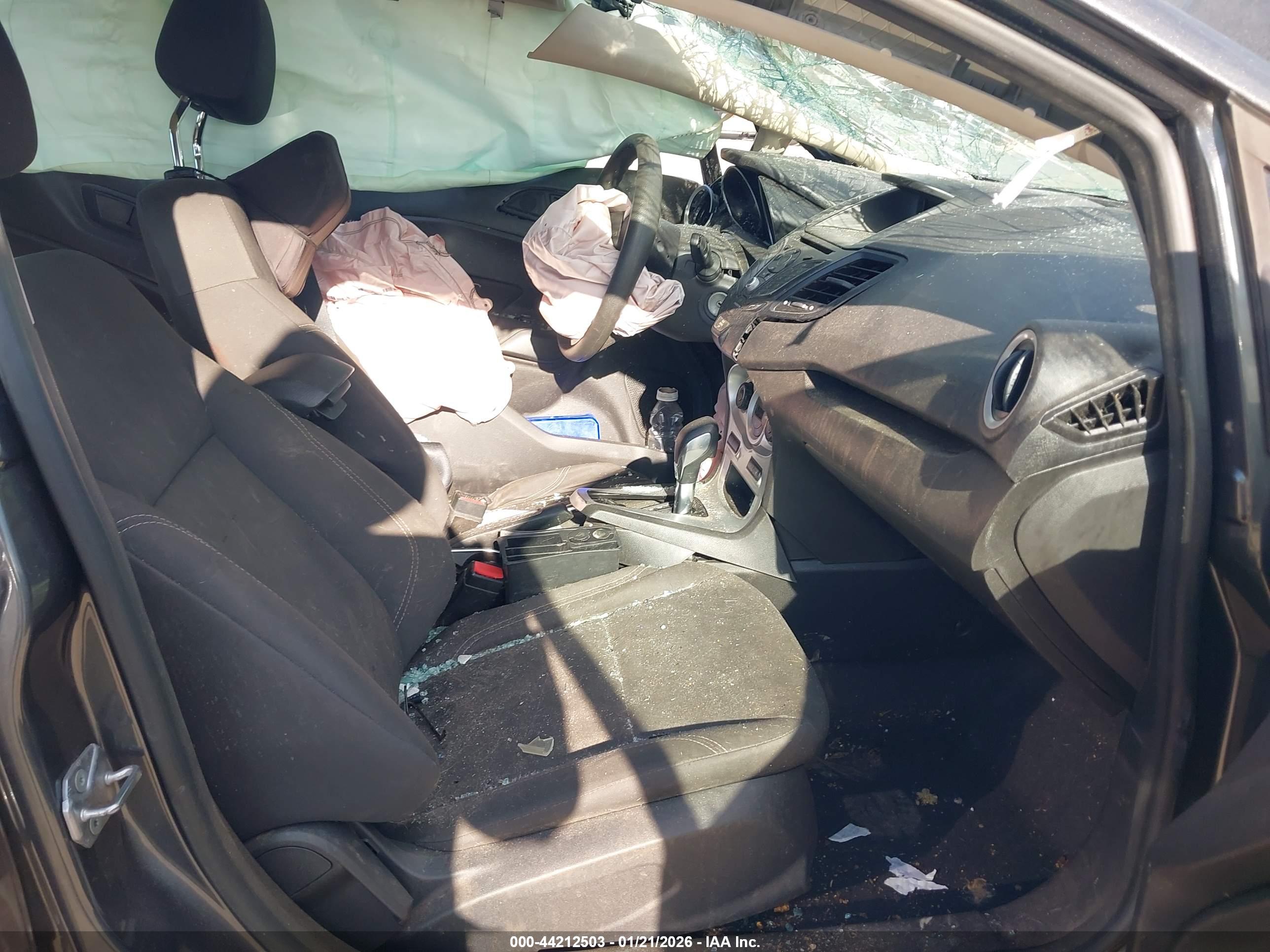 FORD FIESTA image 5